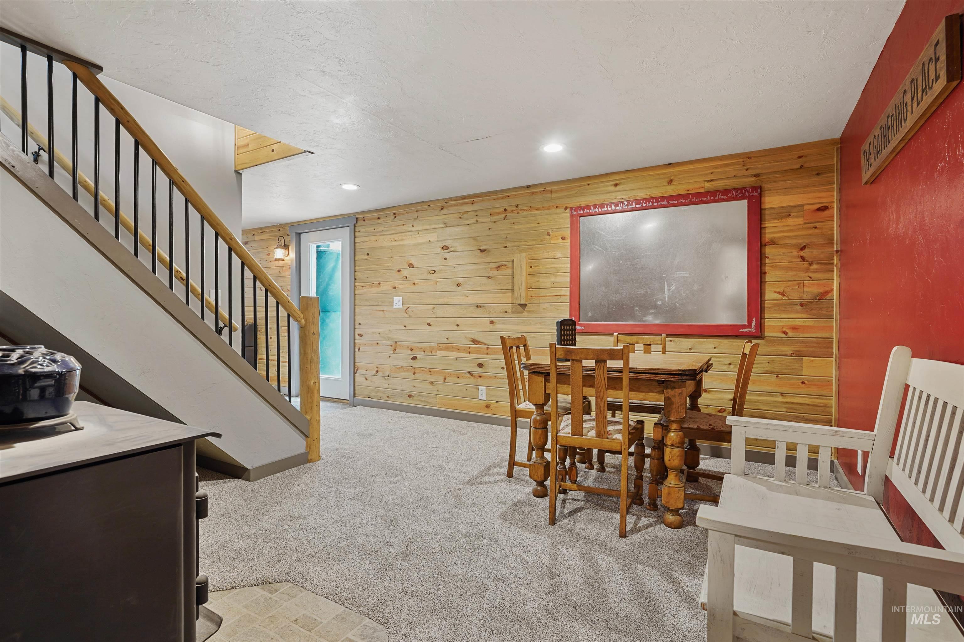 403 S Crestview Property Photo 18