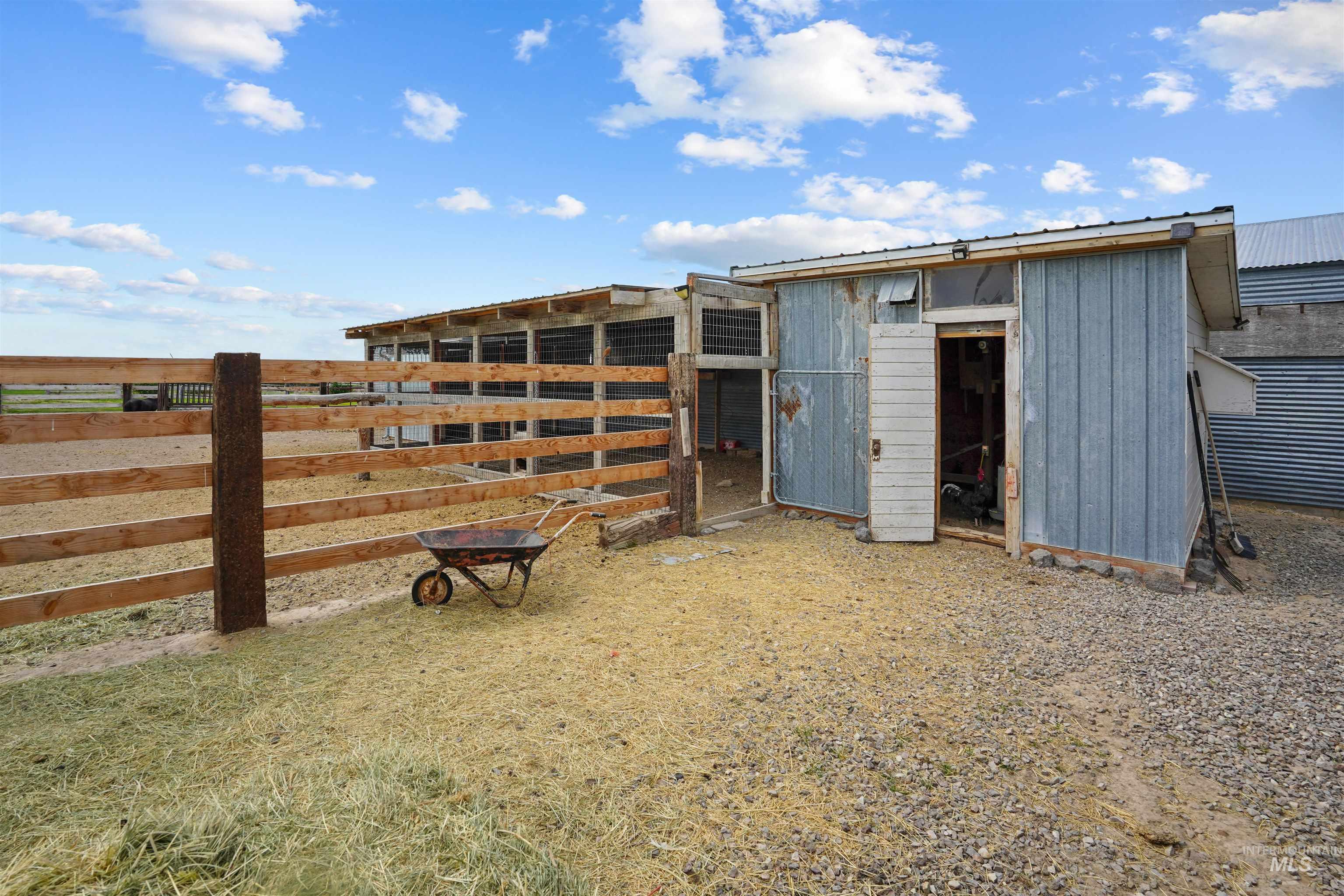 403 S Crestview Property Photo 33