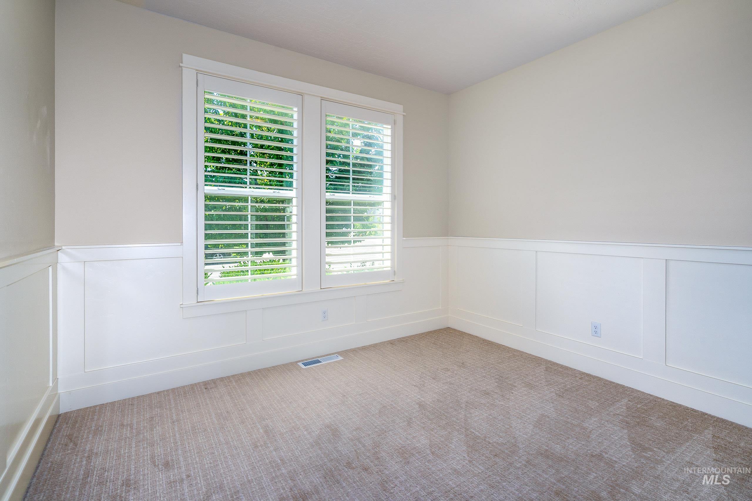 2042 E Deerhill Dr Property Photo 28