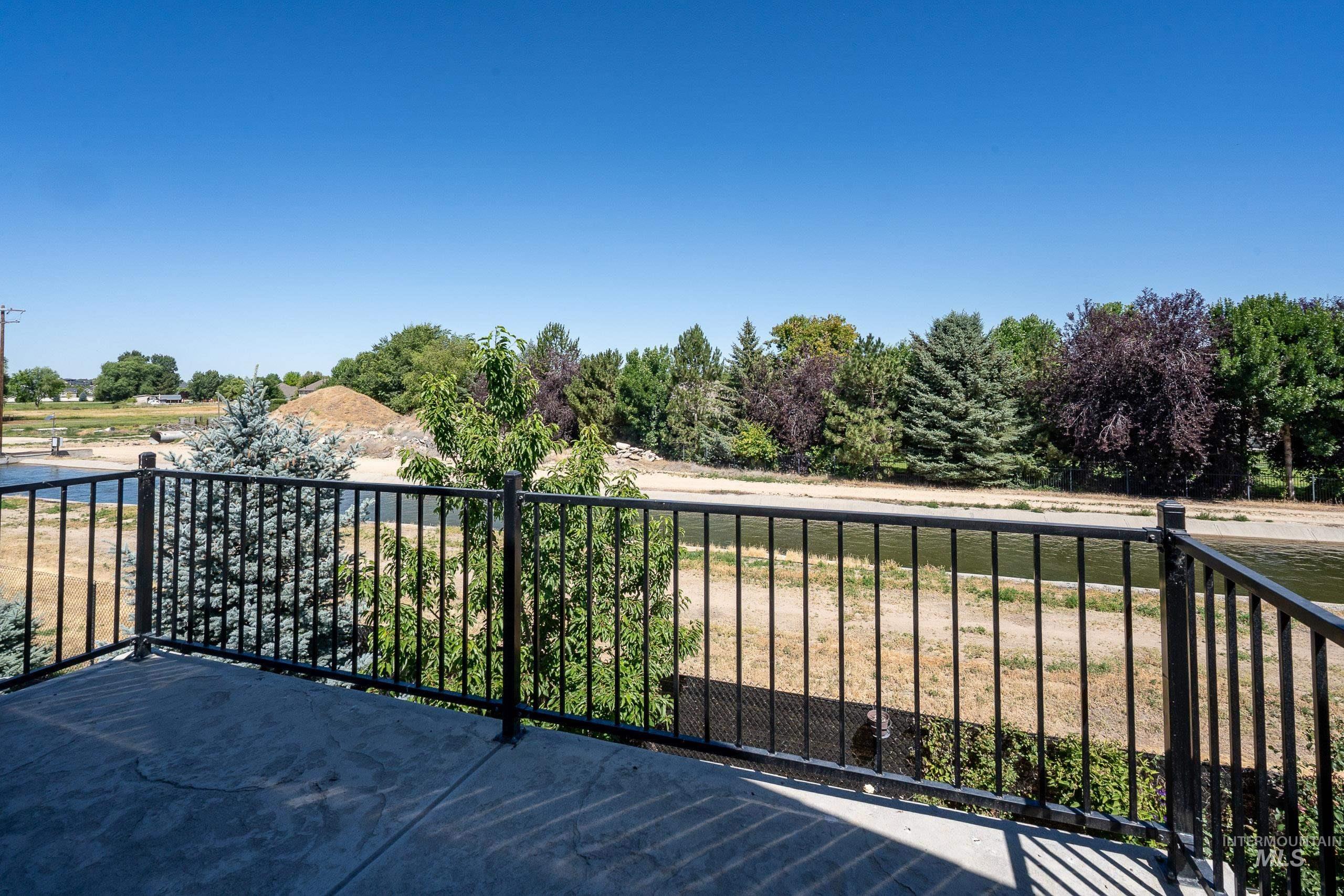 2042 E Deerhill Dr Property Photo 35