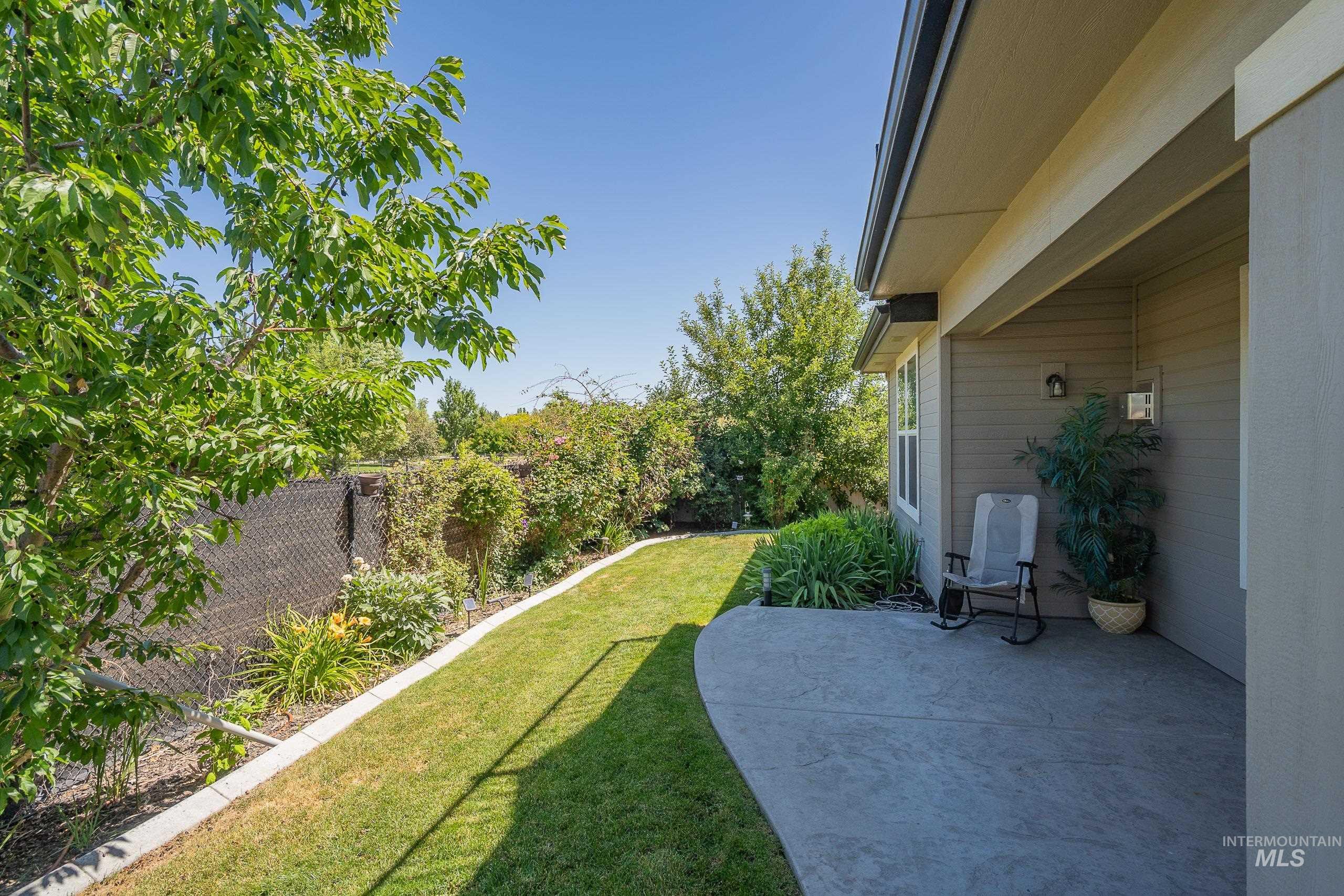 2042 E Deerhill Dr Property Photo 39