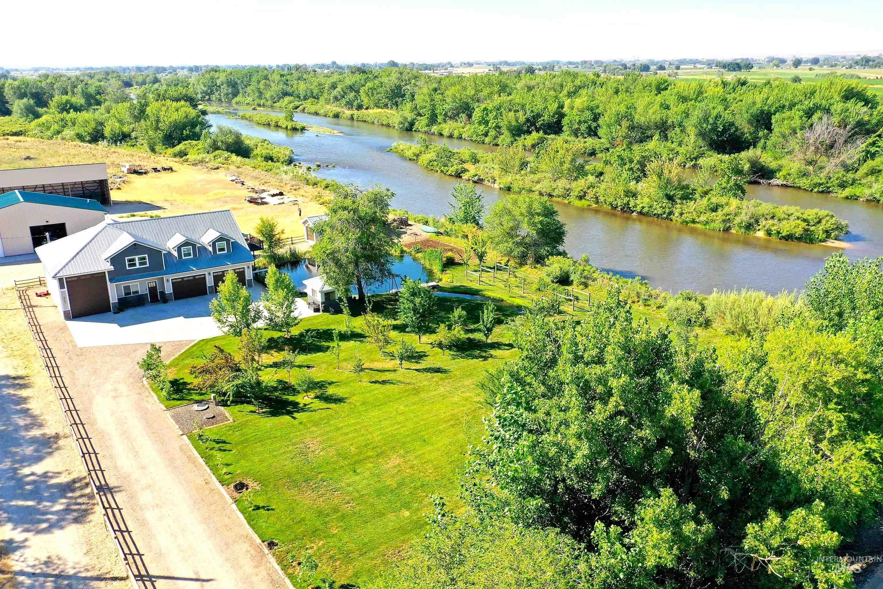 6781 Black Bridge Rd Property Photo 1