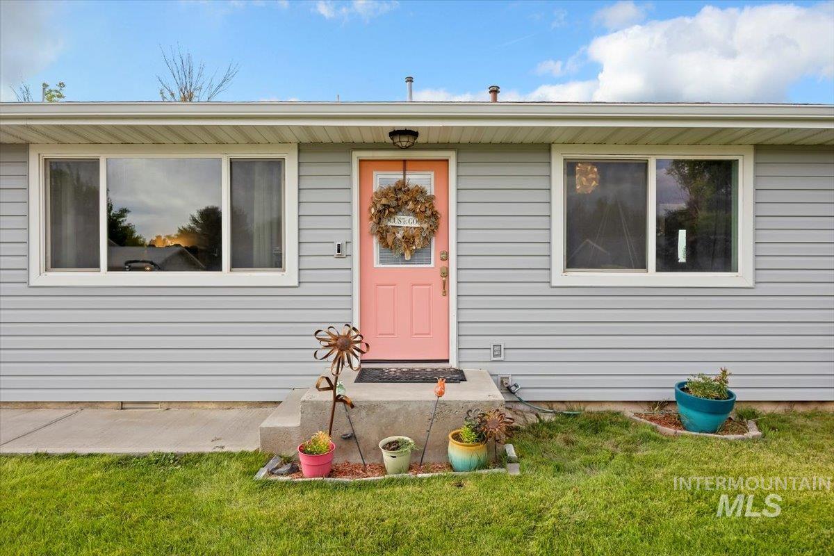 610 Gem Dr Property Photo