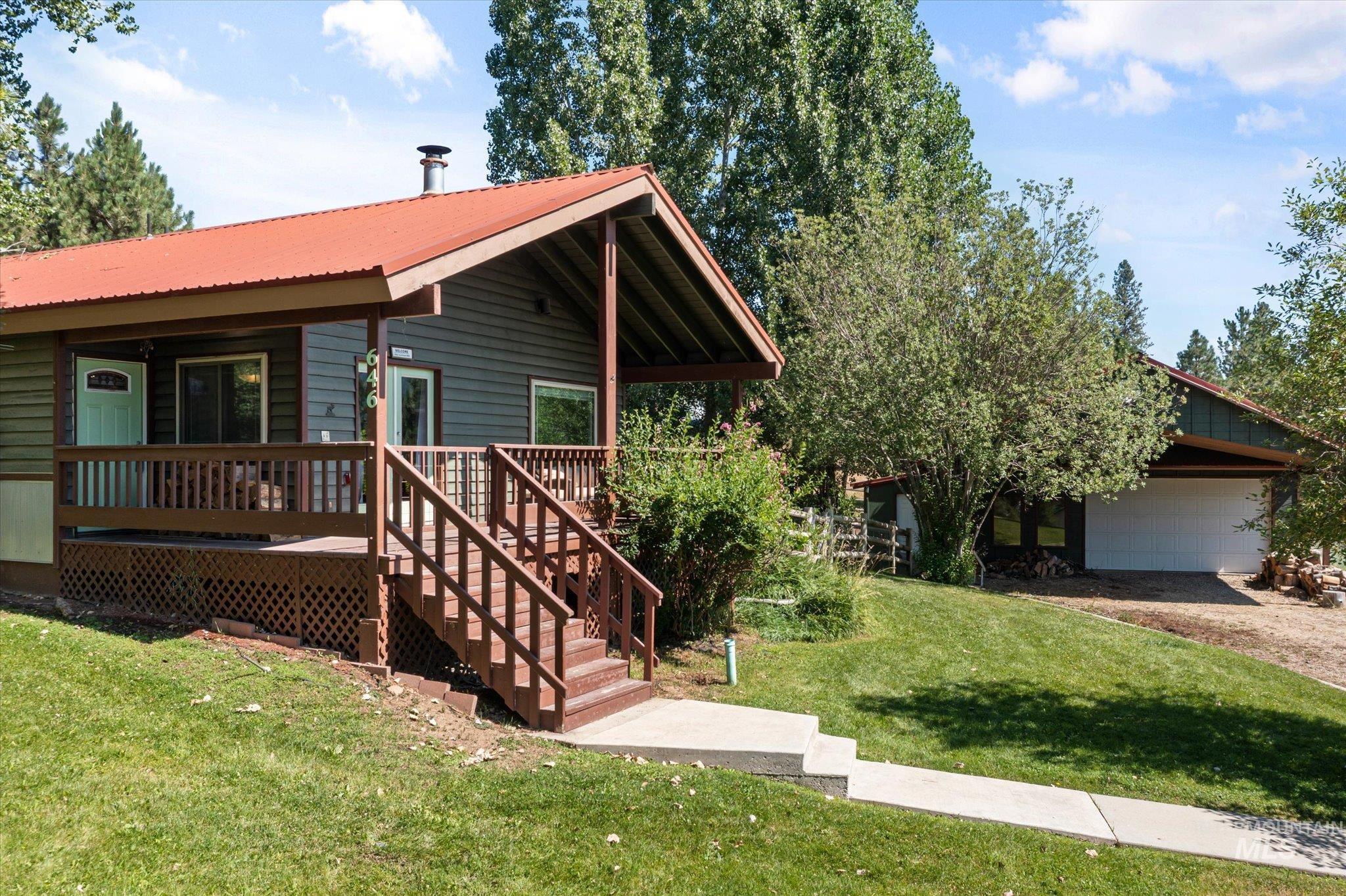 646 Packer John Property Photo 1