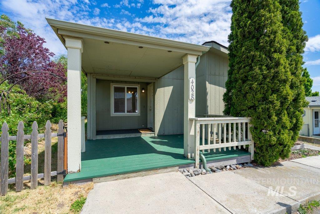 609 N Almon Property Photo 1