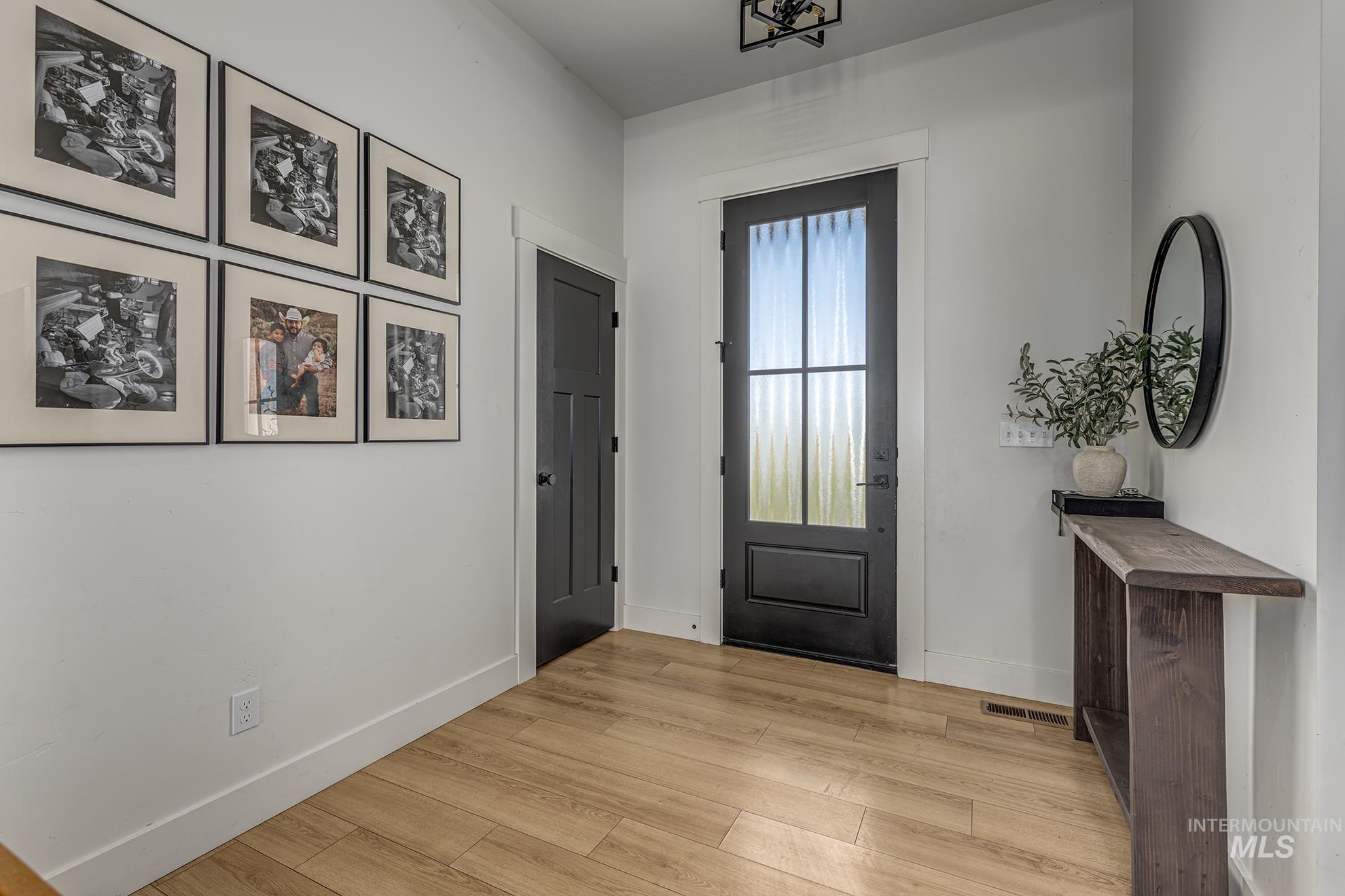 424 Foothill Drive Property Photo 2