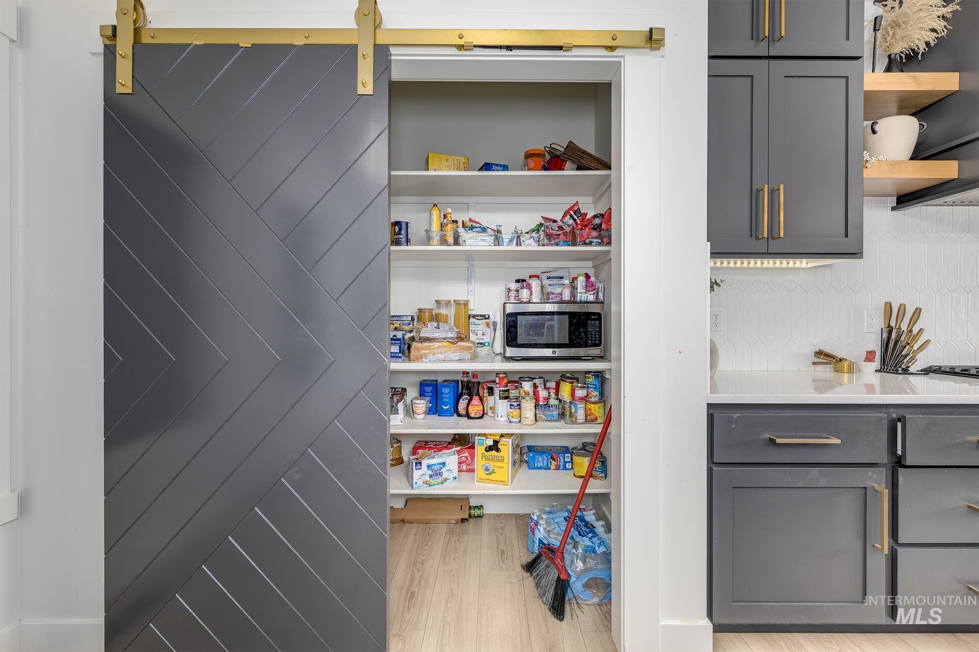 424 Foothill Drive Property Photo 10