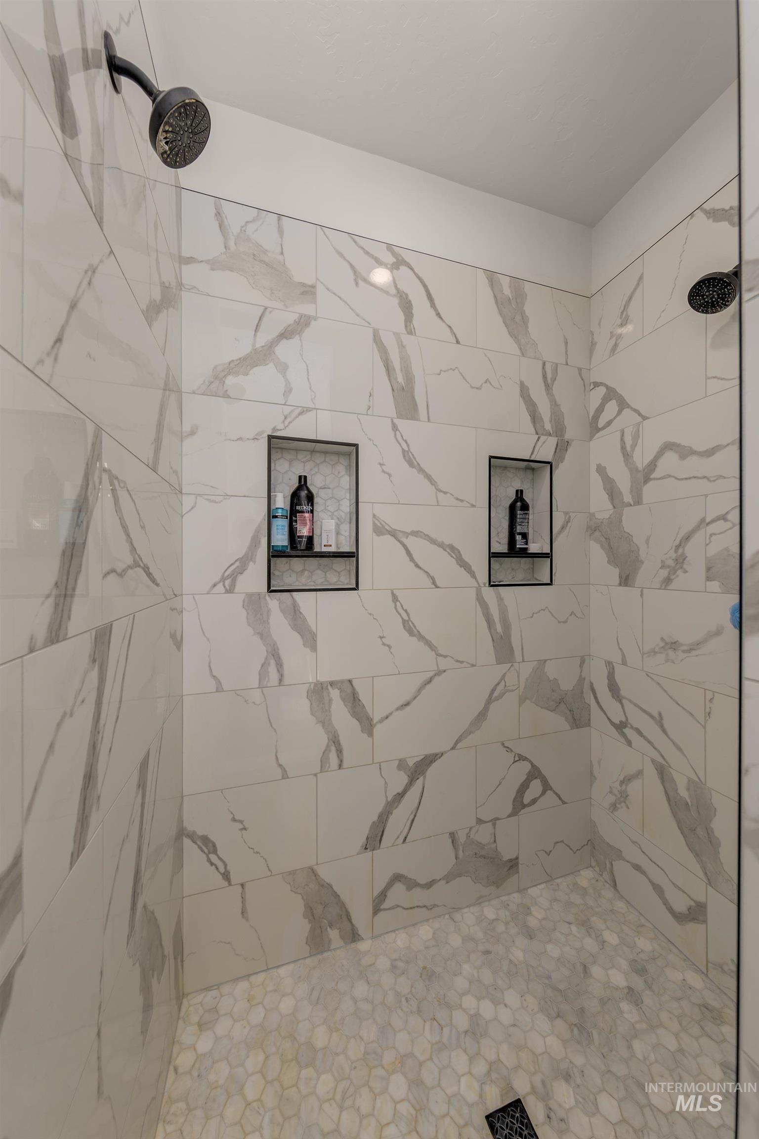 424 Foothill Drive Property Photo 14