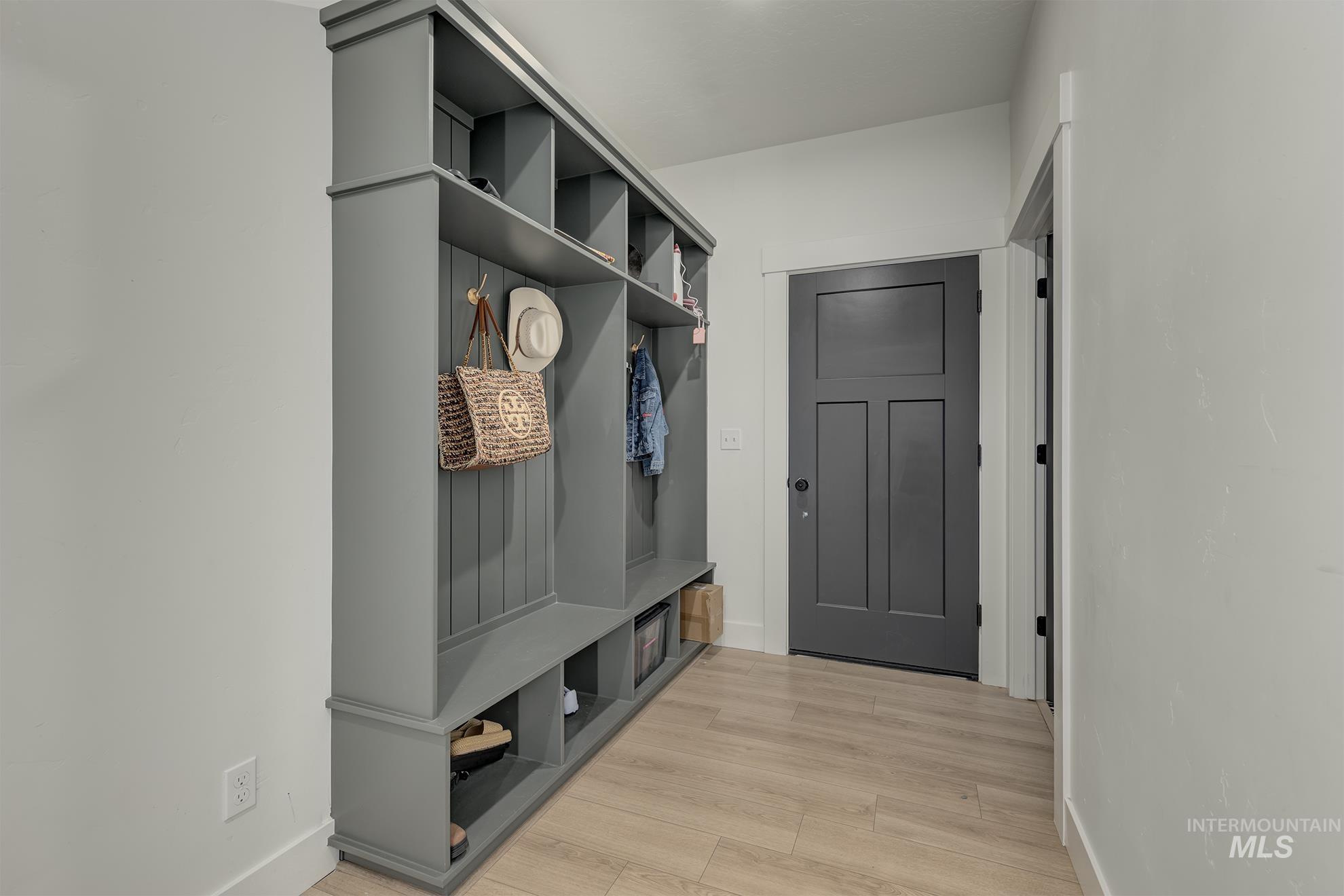 424 Foothill Drive Property Photo 17