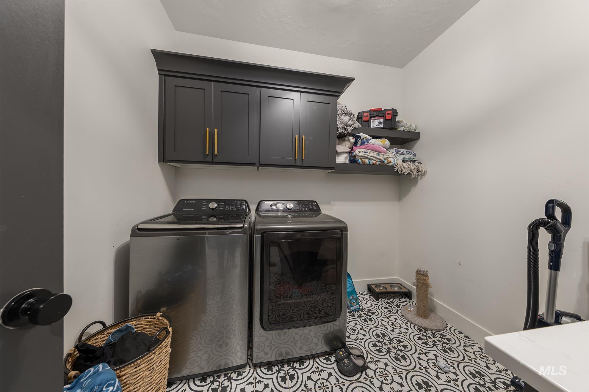 424 Foothill Drive Property Photo 18