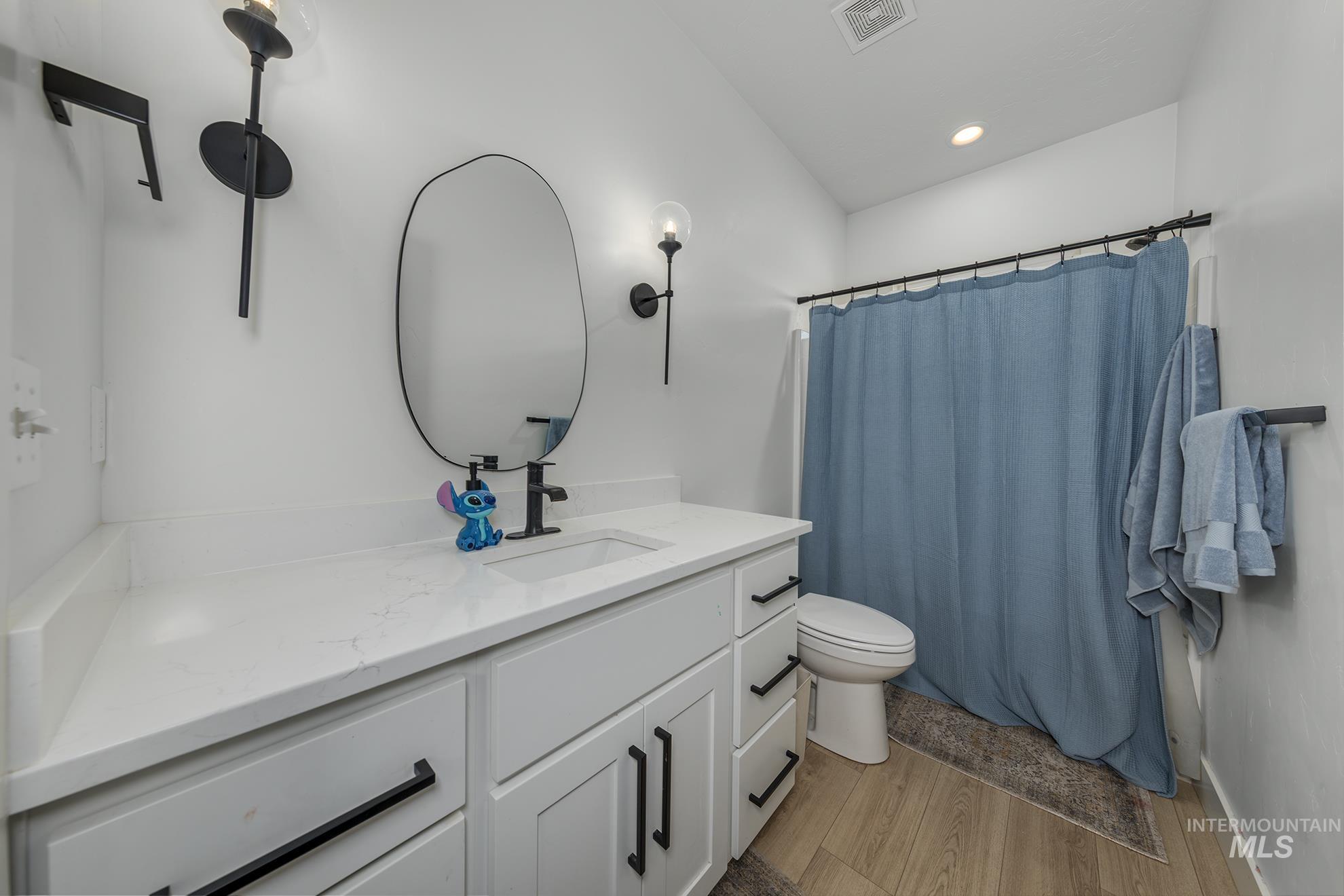 424 Foothill Drive Property Photo 24