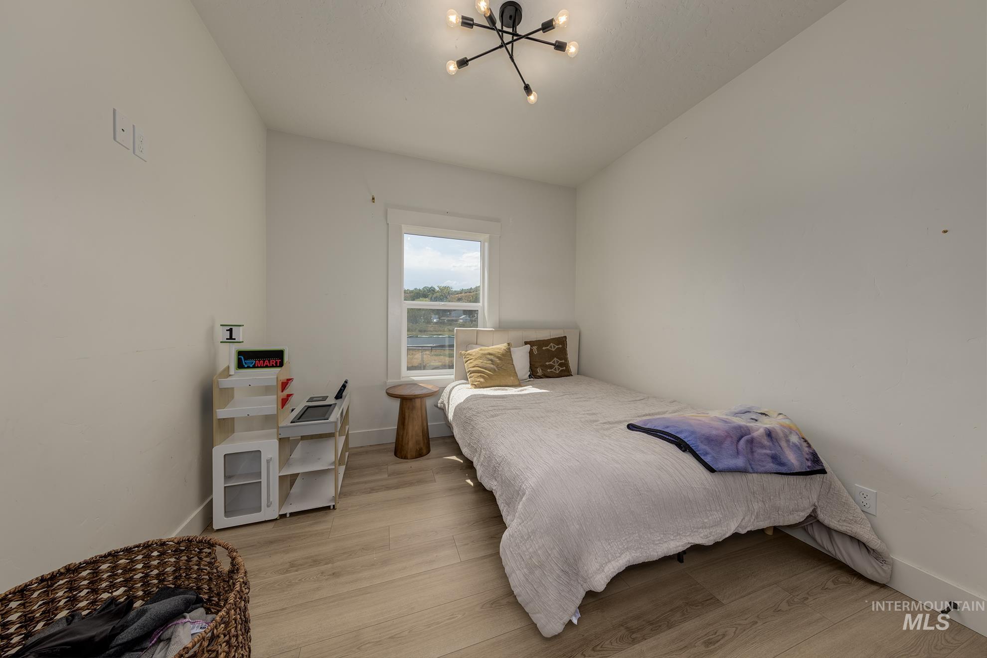 424 Foothill Drive Property Photo 25