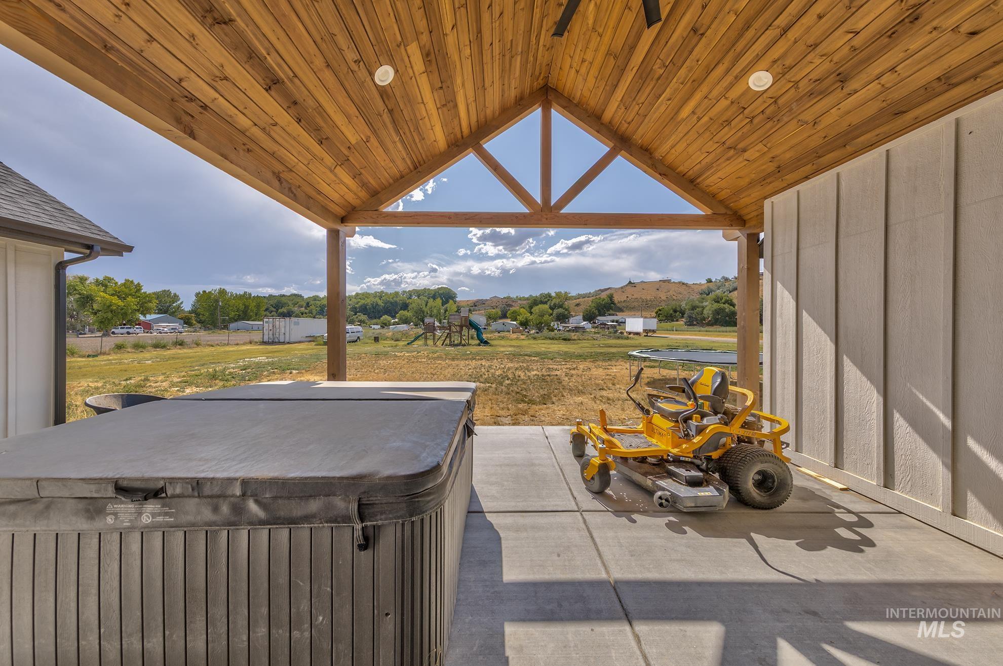 424 Foothill Drive Property Photo 38