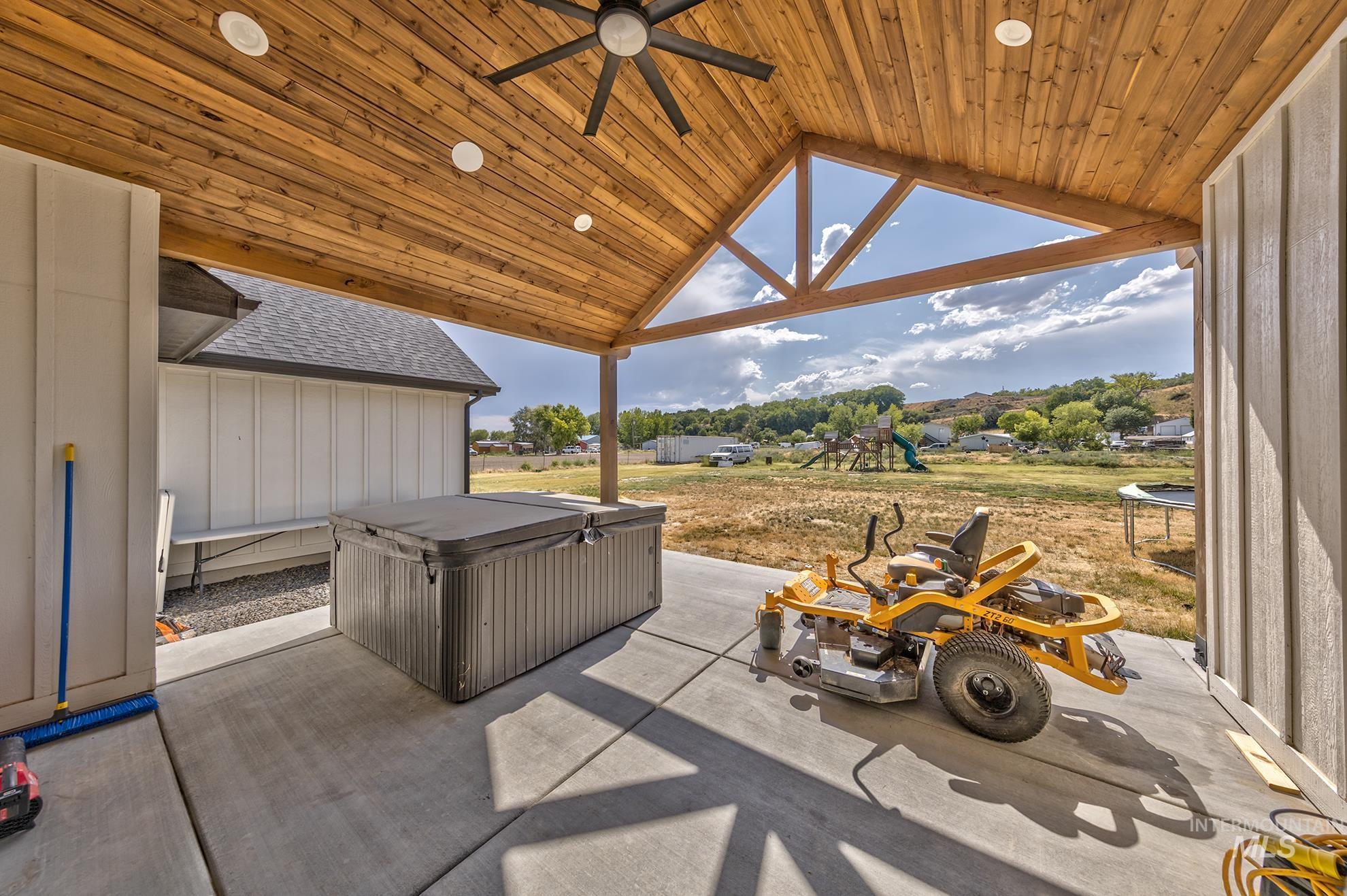 424 Foothill Drive Property Photo 39