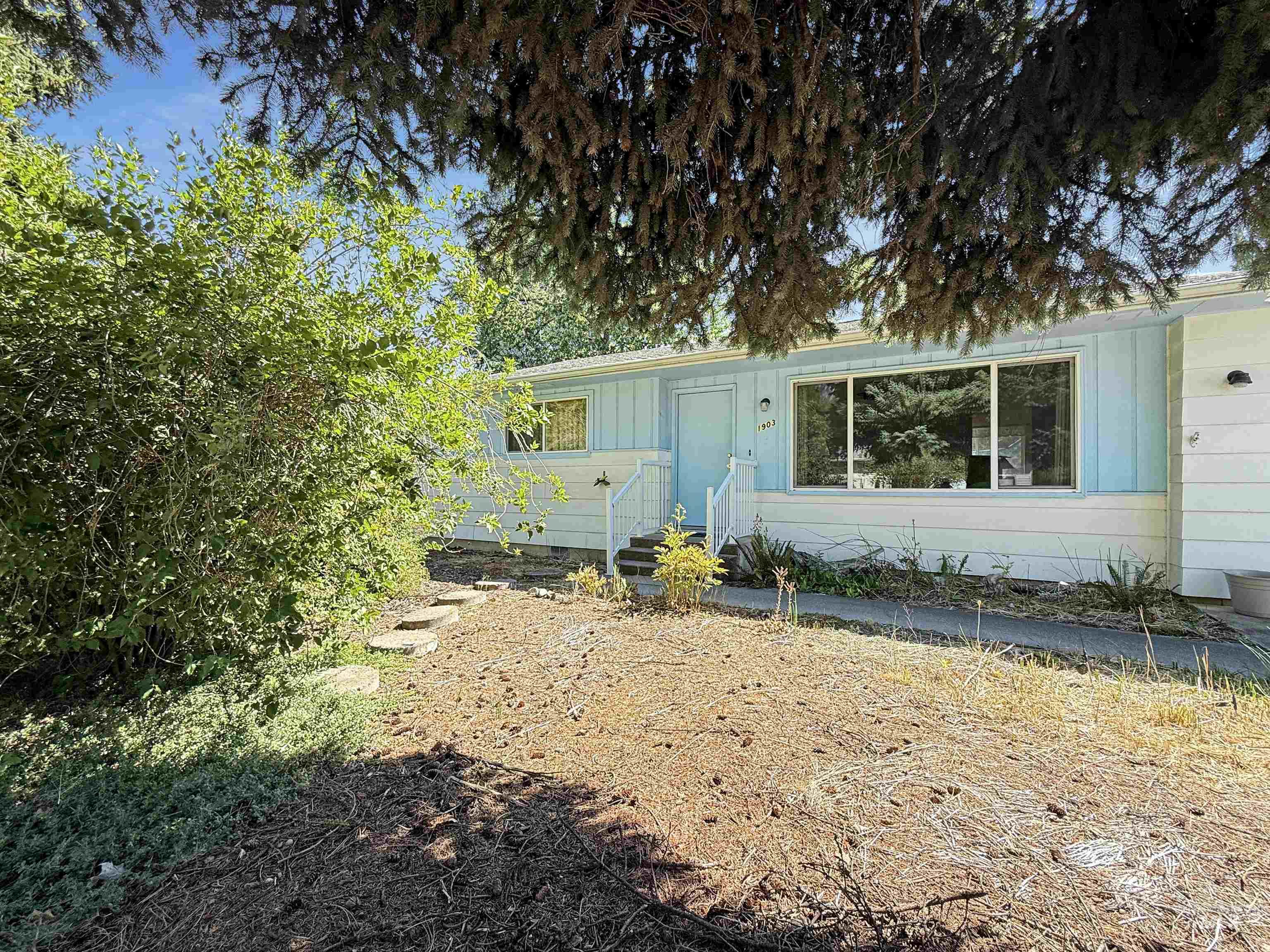 1903 E E Street Property Photo 1