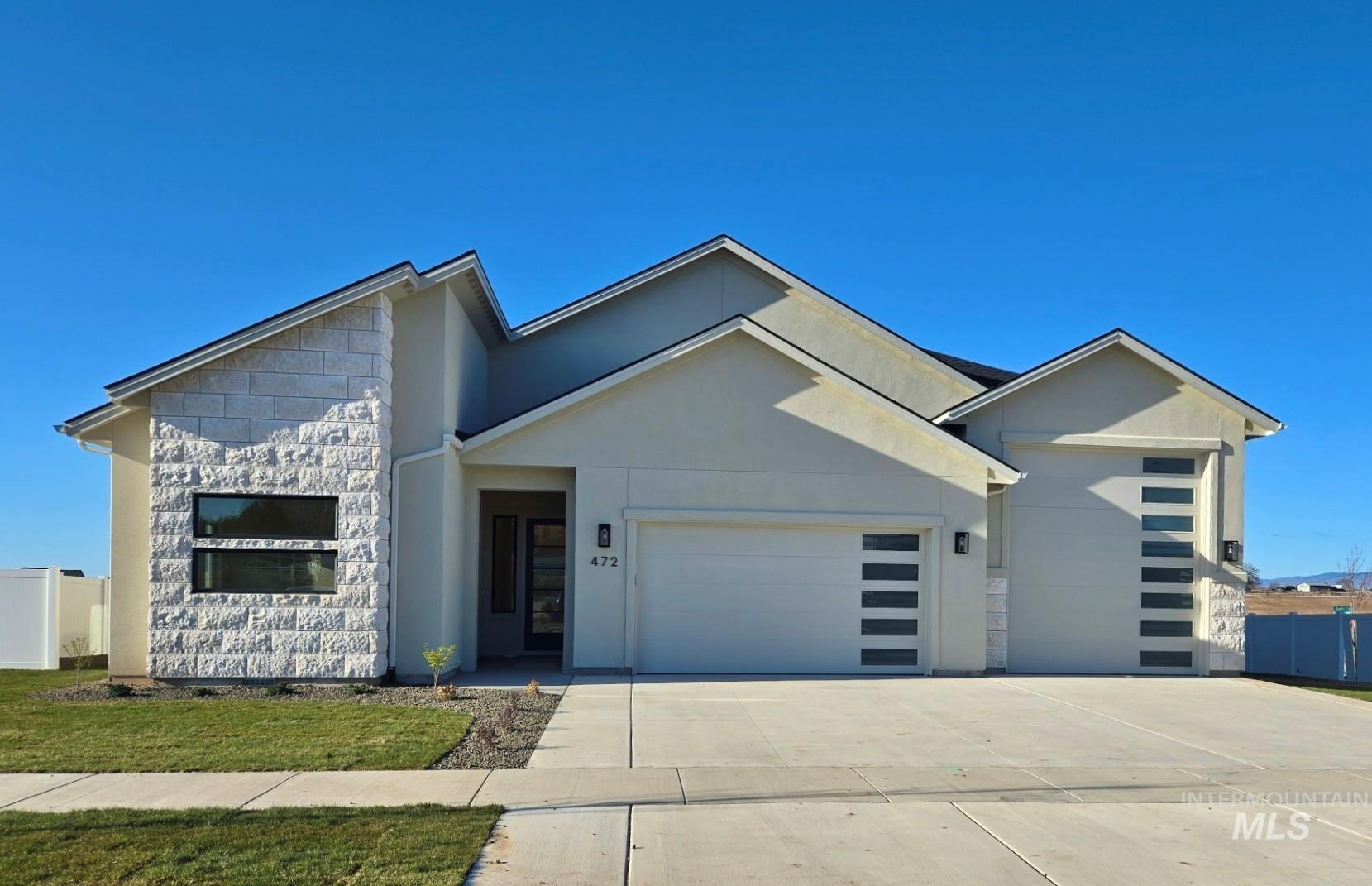 458 E Jarvis St. Property Photo 1