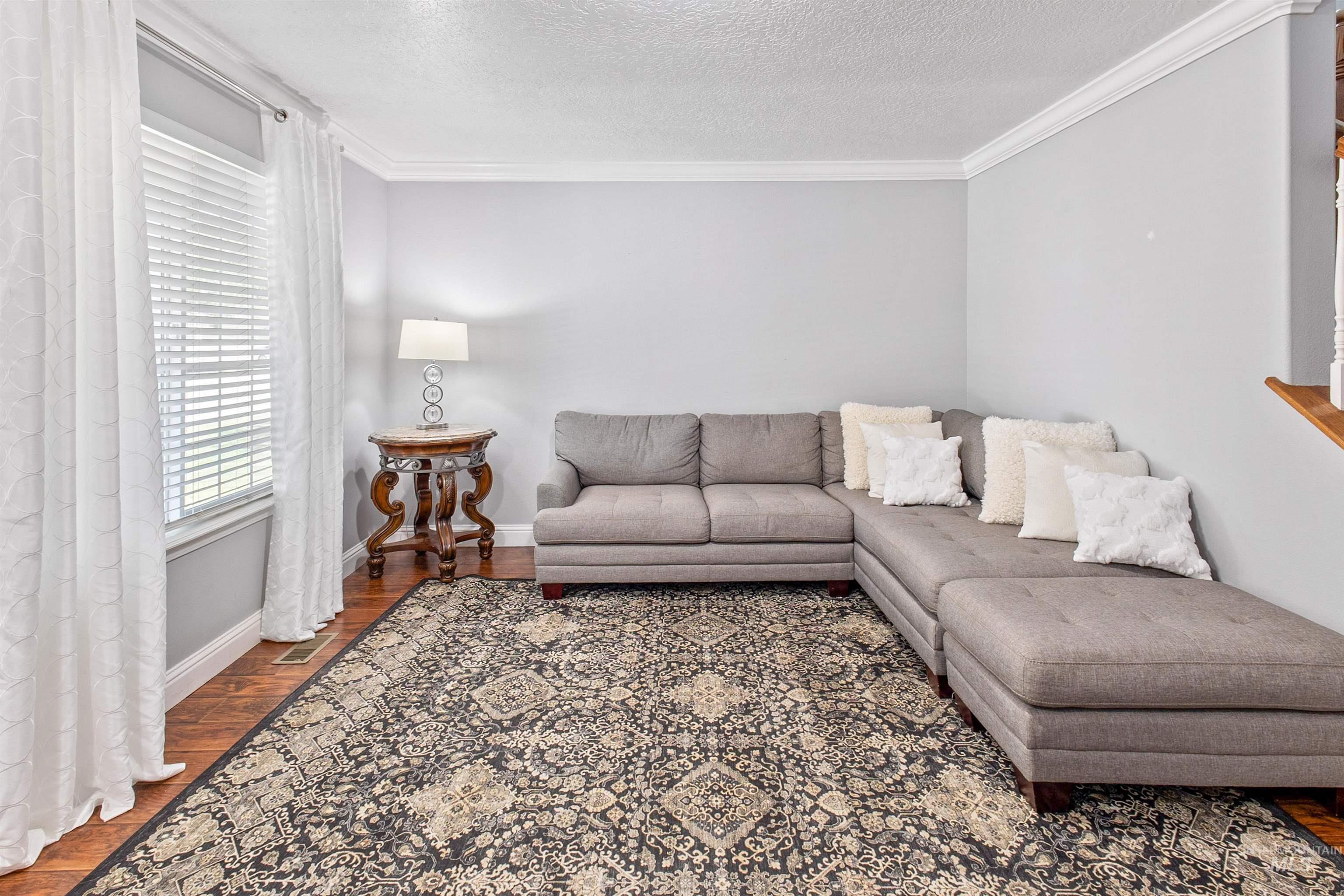 591 E Anton St Property Photo 3