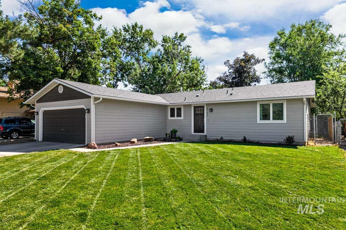 2702 N Reno