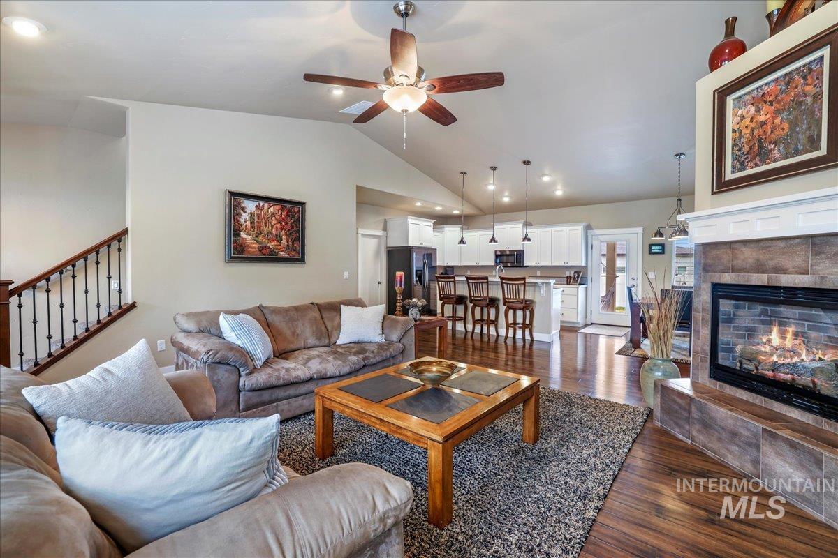 1434 Riverbend Pl Property Photo 5