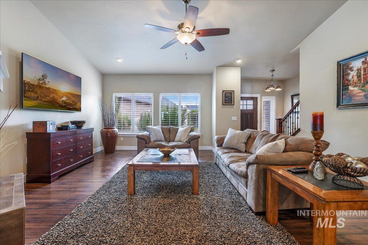 1434 Riverbend Pl Property Photo 7