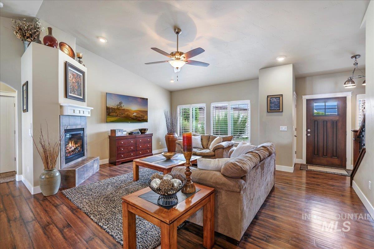 1434 Riverbend Pl Property Photo 8