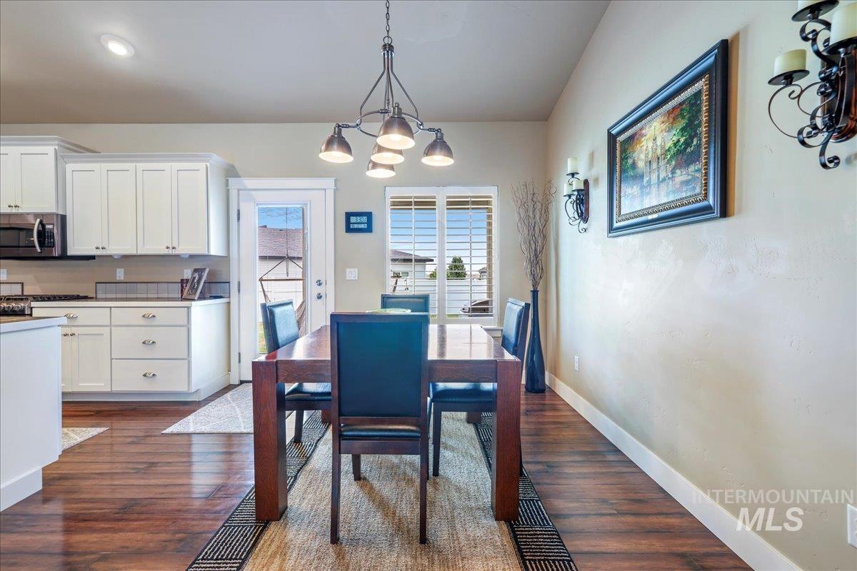 1434 Riverbend Pl Property Photo 10