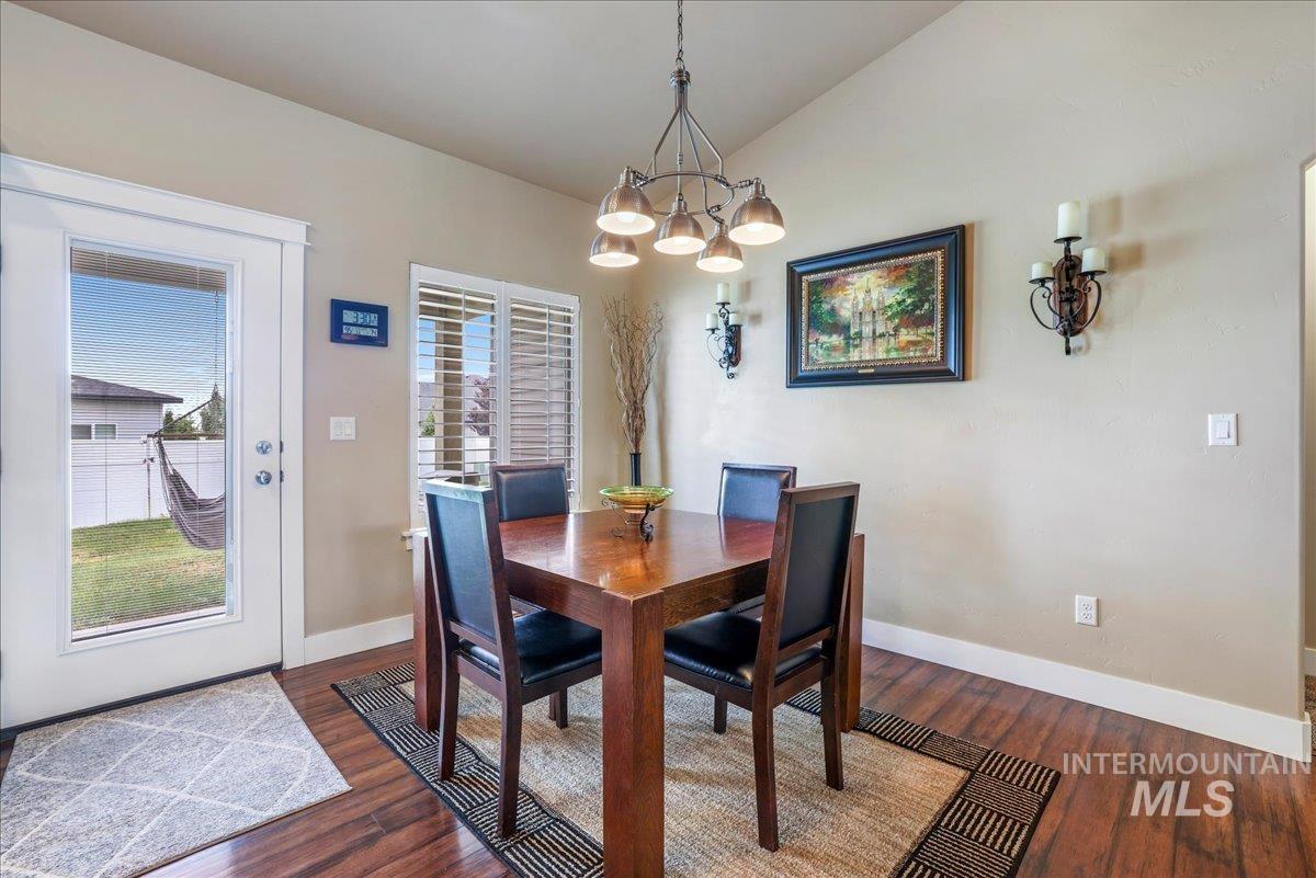 1434 Riverbend Pl Property Photo 11