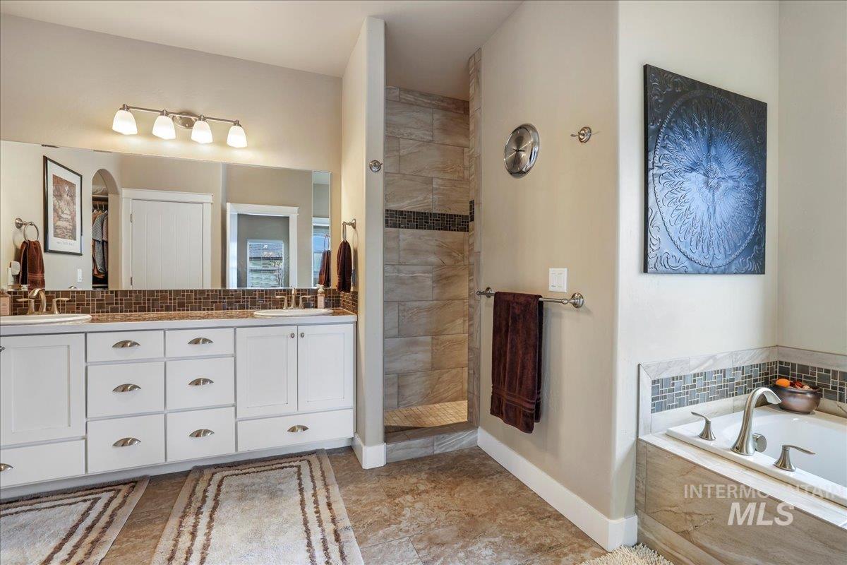 1434 Riverbend Pl Property Photo 19