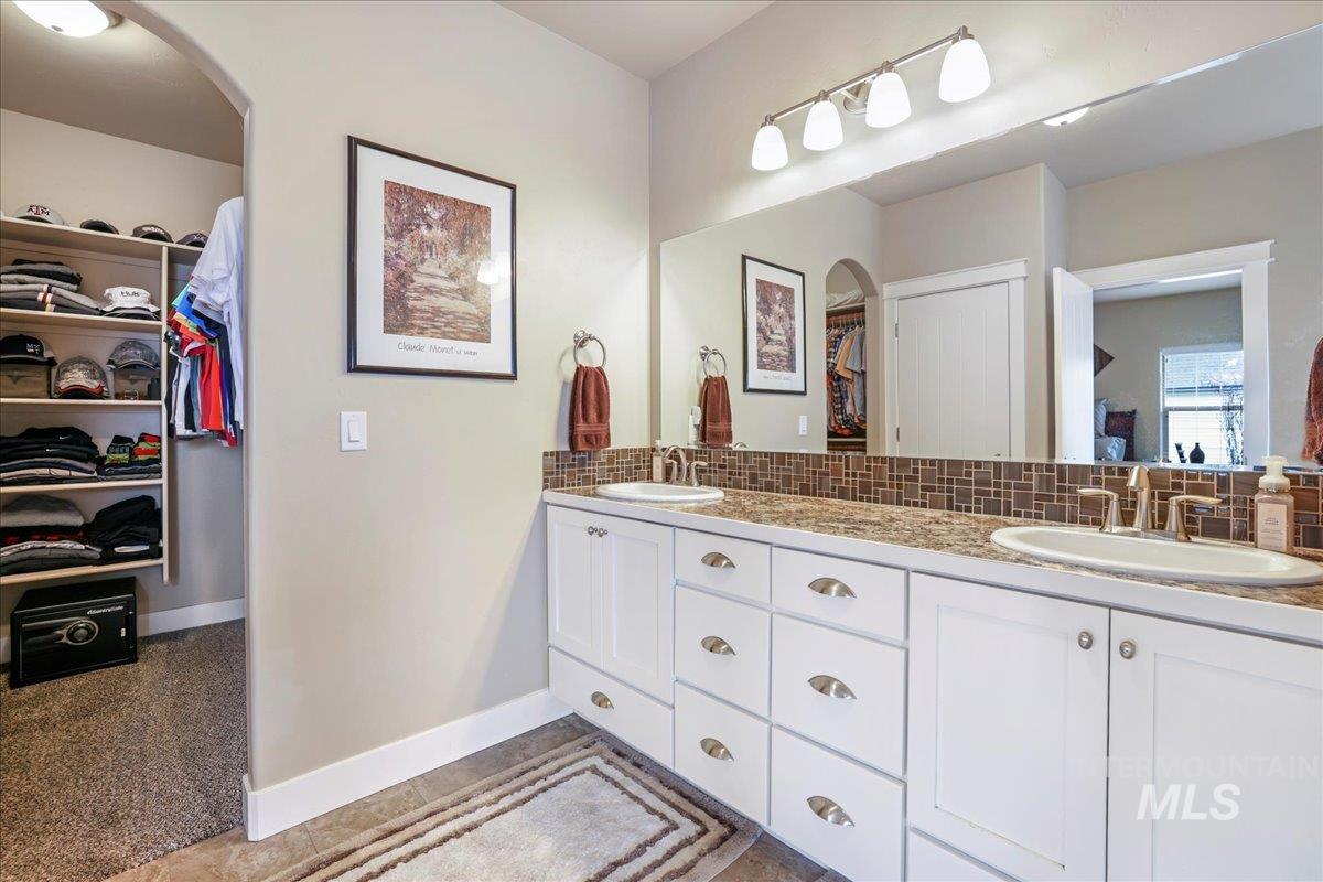 1434 Riverbend Pl Property Photo 20