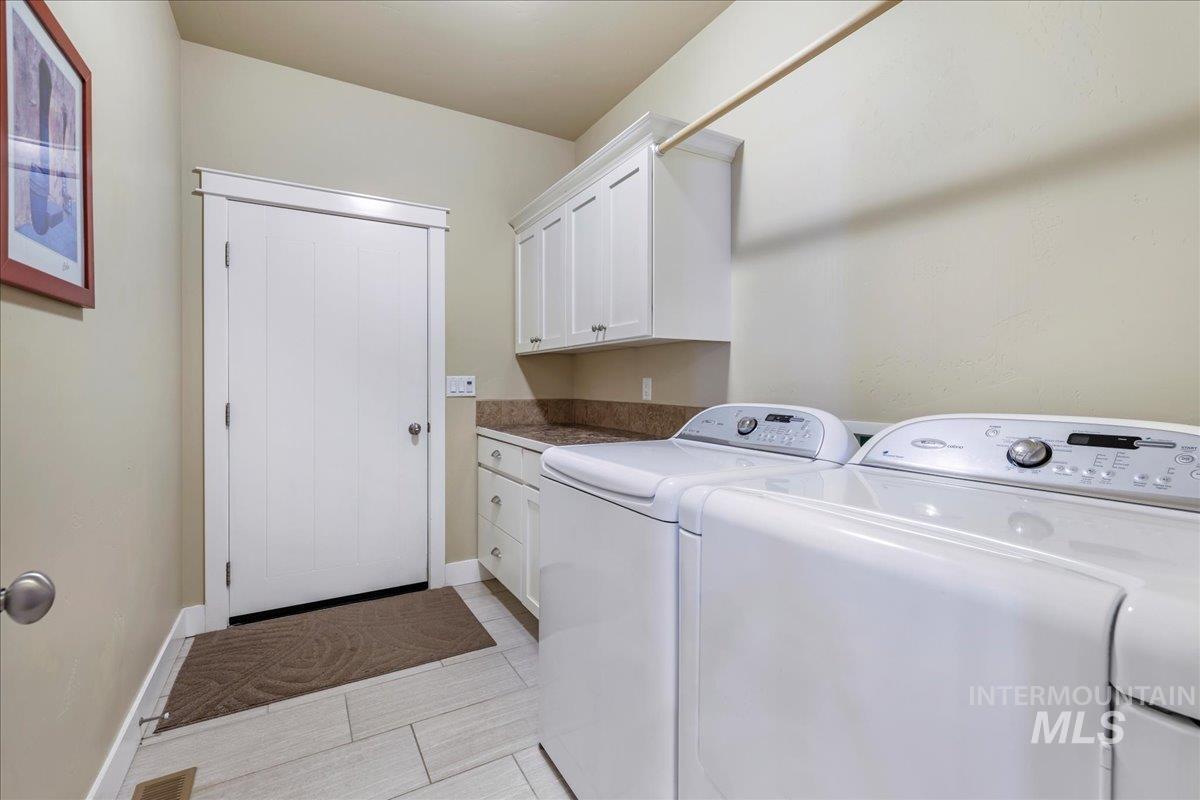 1434 Riverbend Pl Property Photo 37