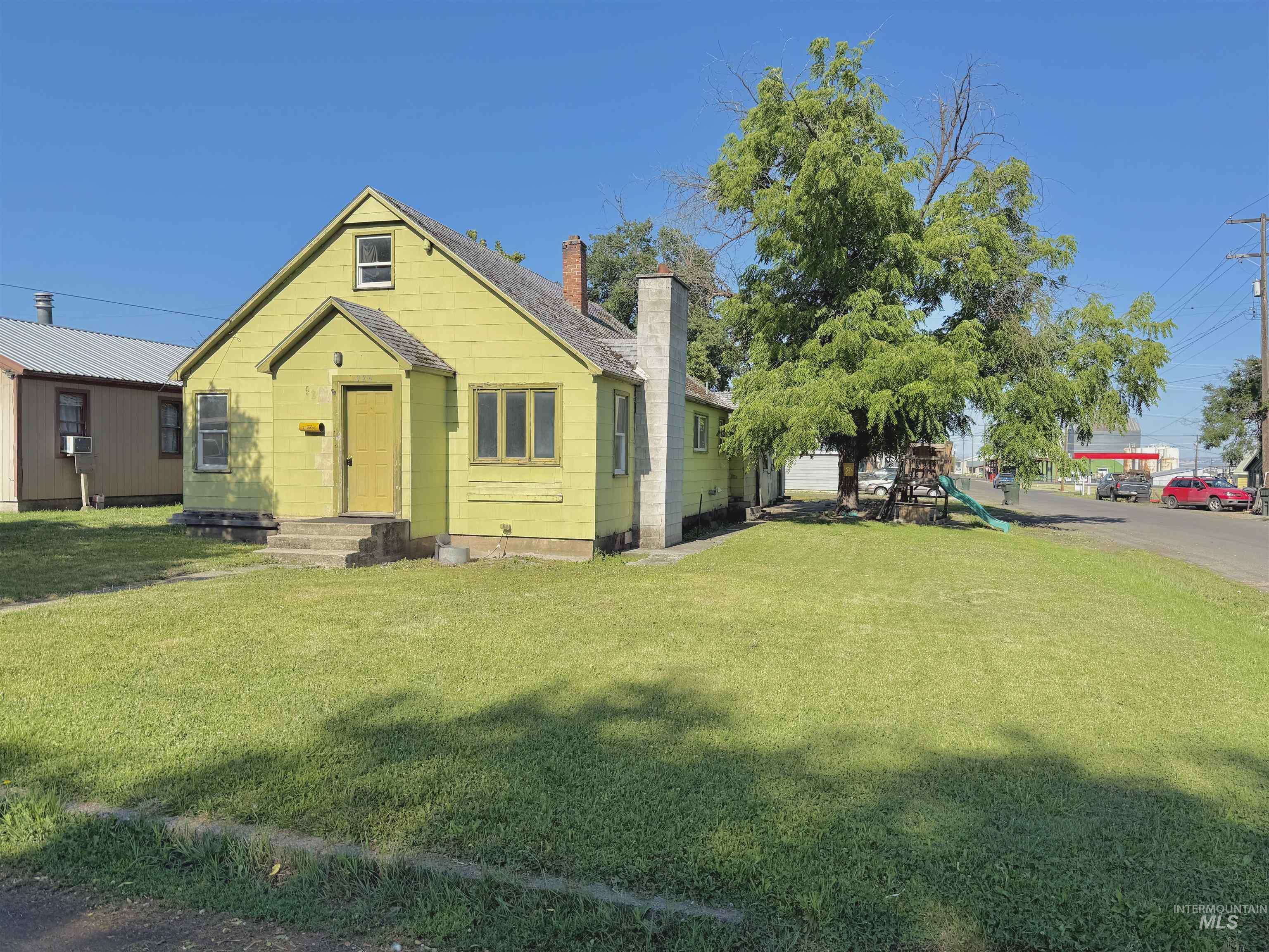 924 N Junction