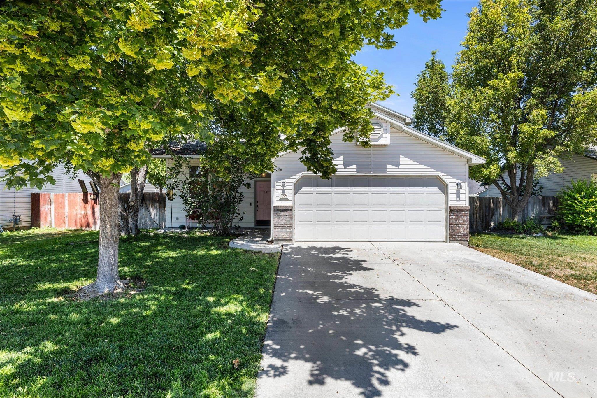2324 E Spicewood Ave Property Photo 1