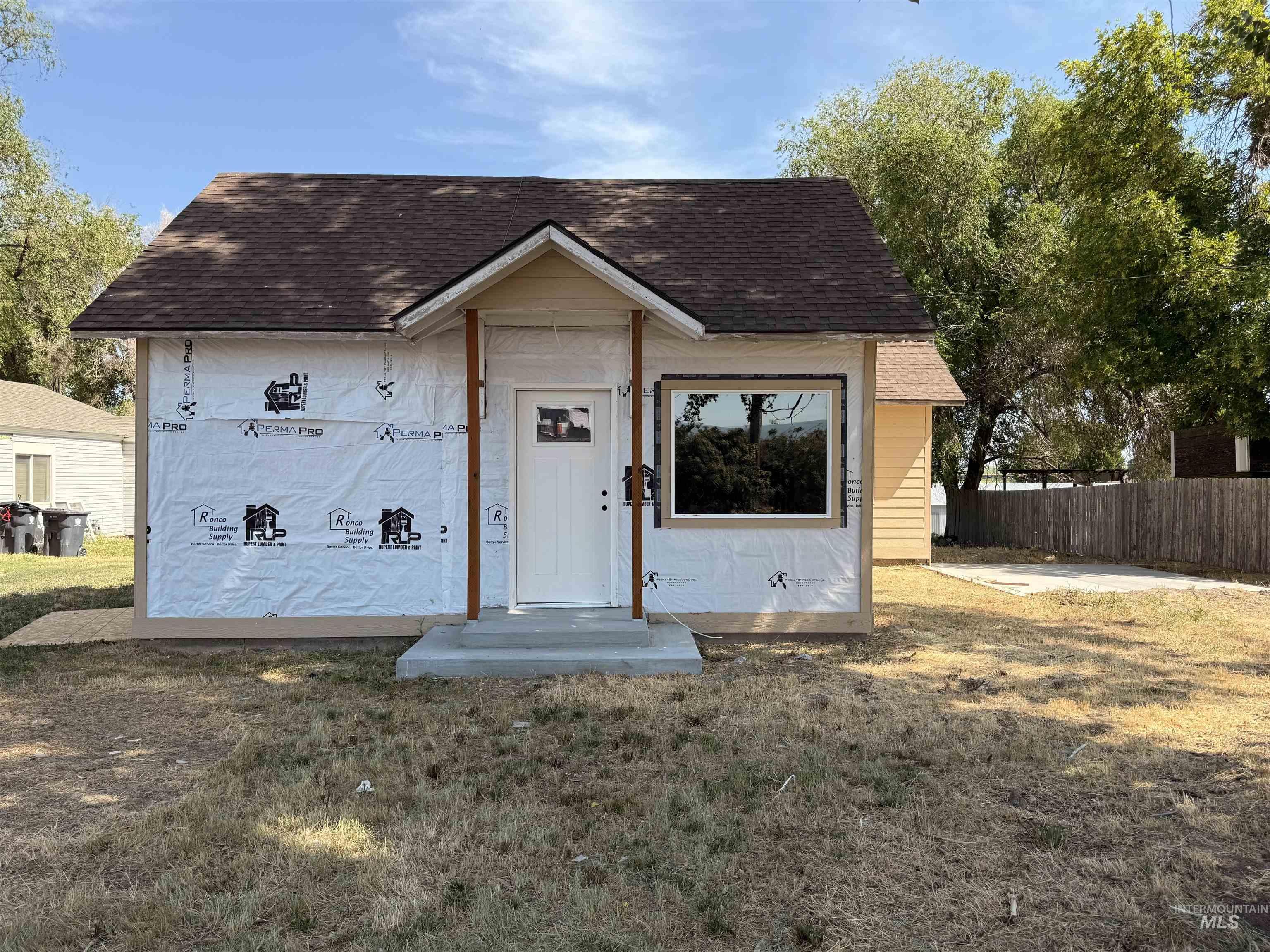 203 Boyd Street Property Photo 1