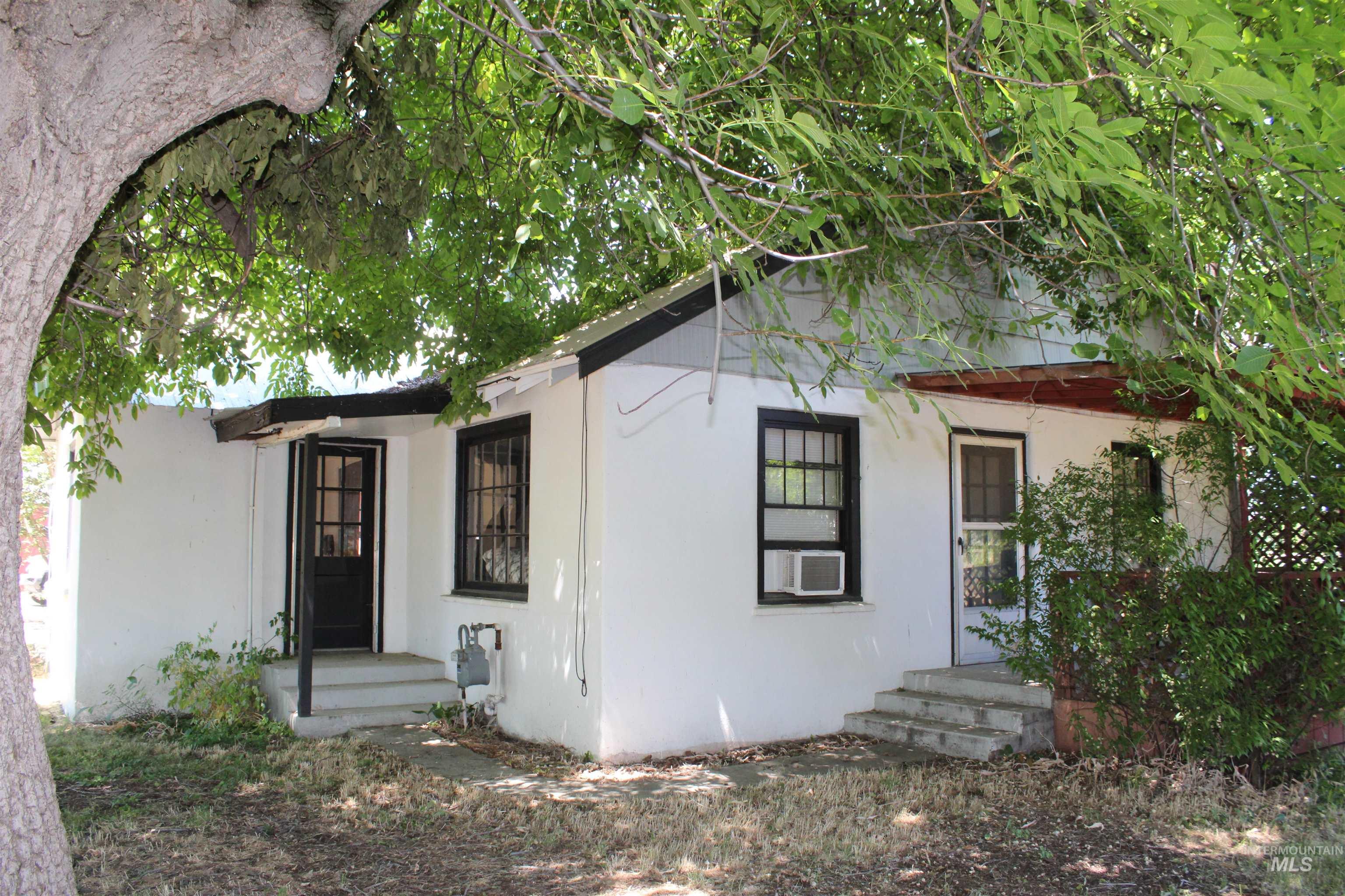 599 Cove Rd Property Photo 1