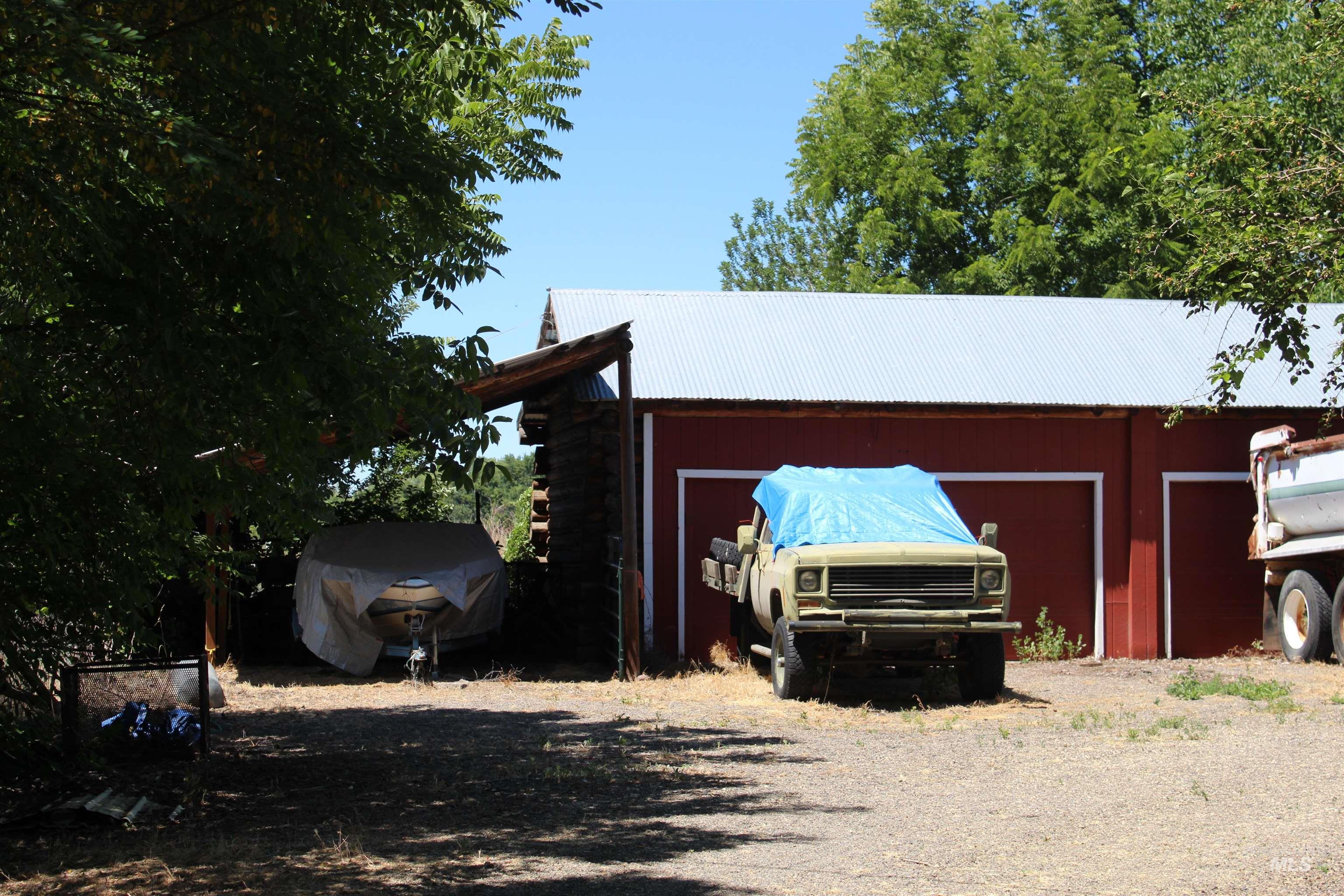 599 Cove Rd Property Photo 13