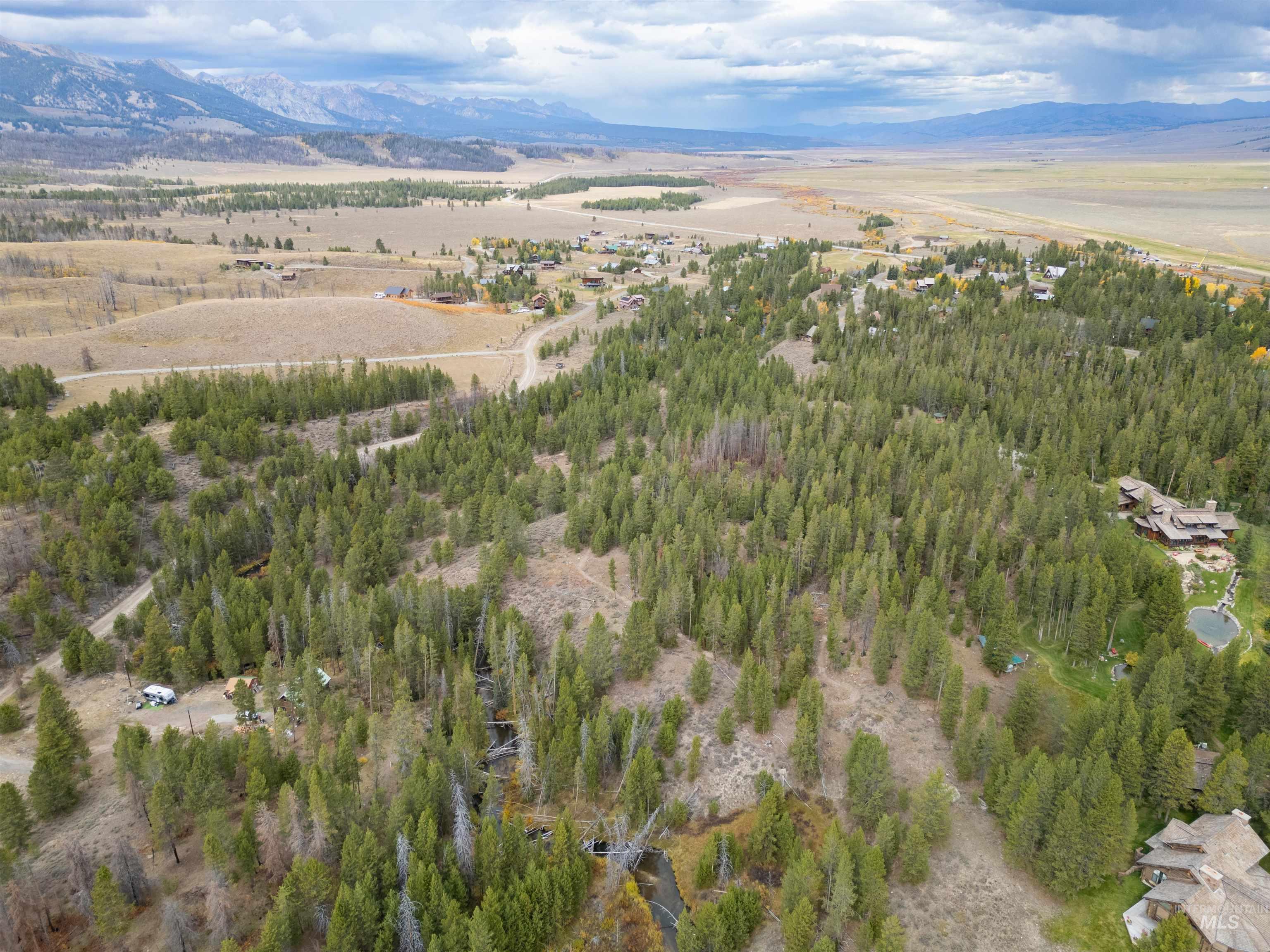 773 Smiley Creek Rd Property Photo 13