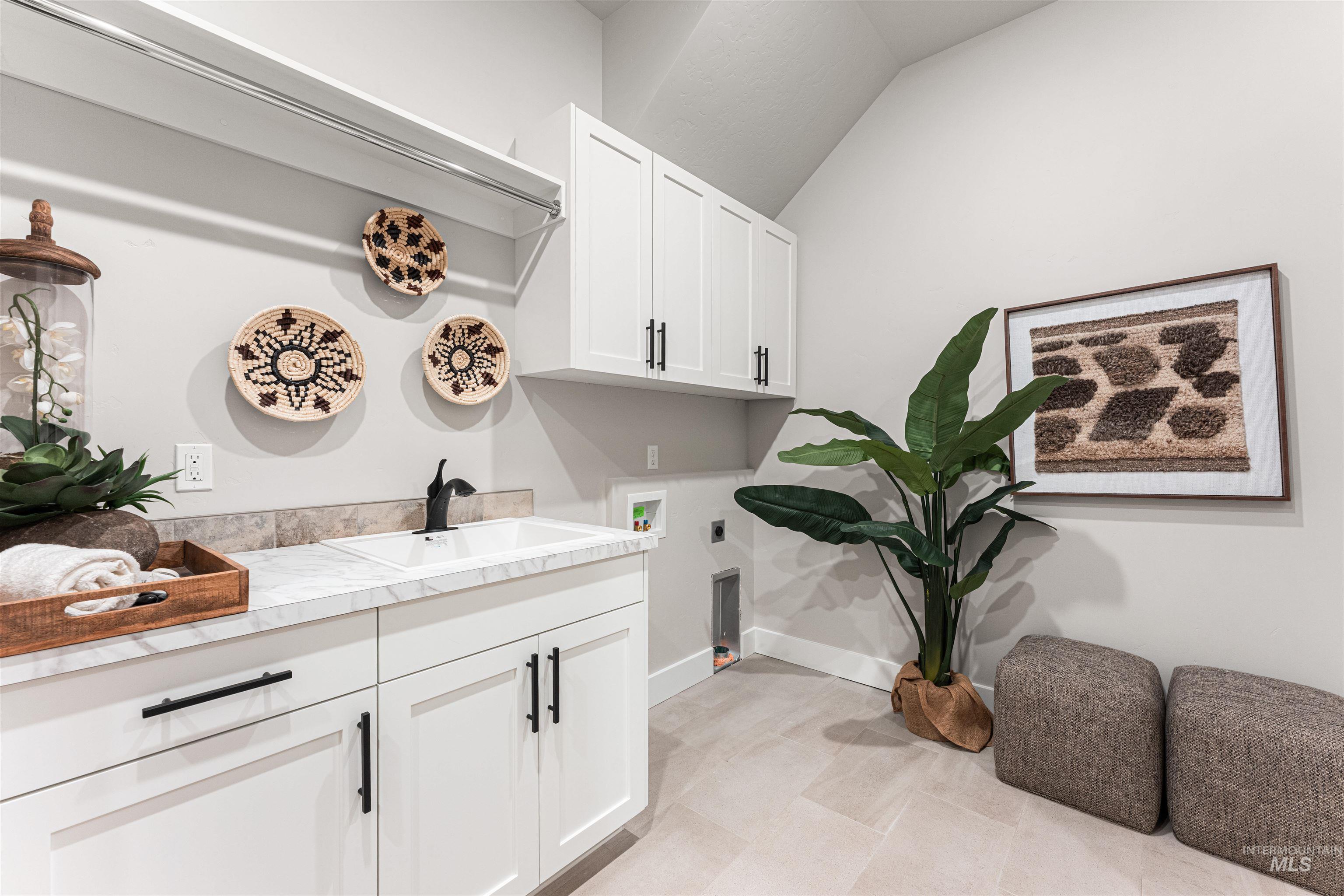 1893 N Willowick Ave Property Photo 24