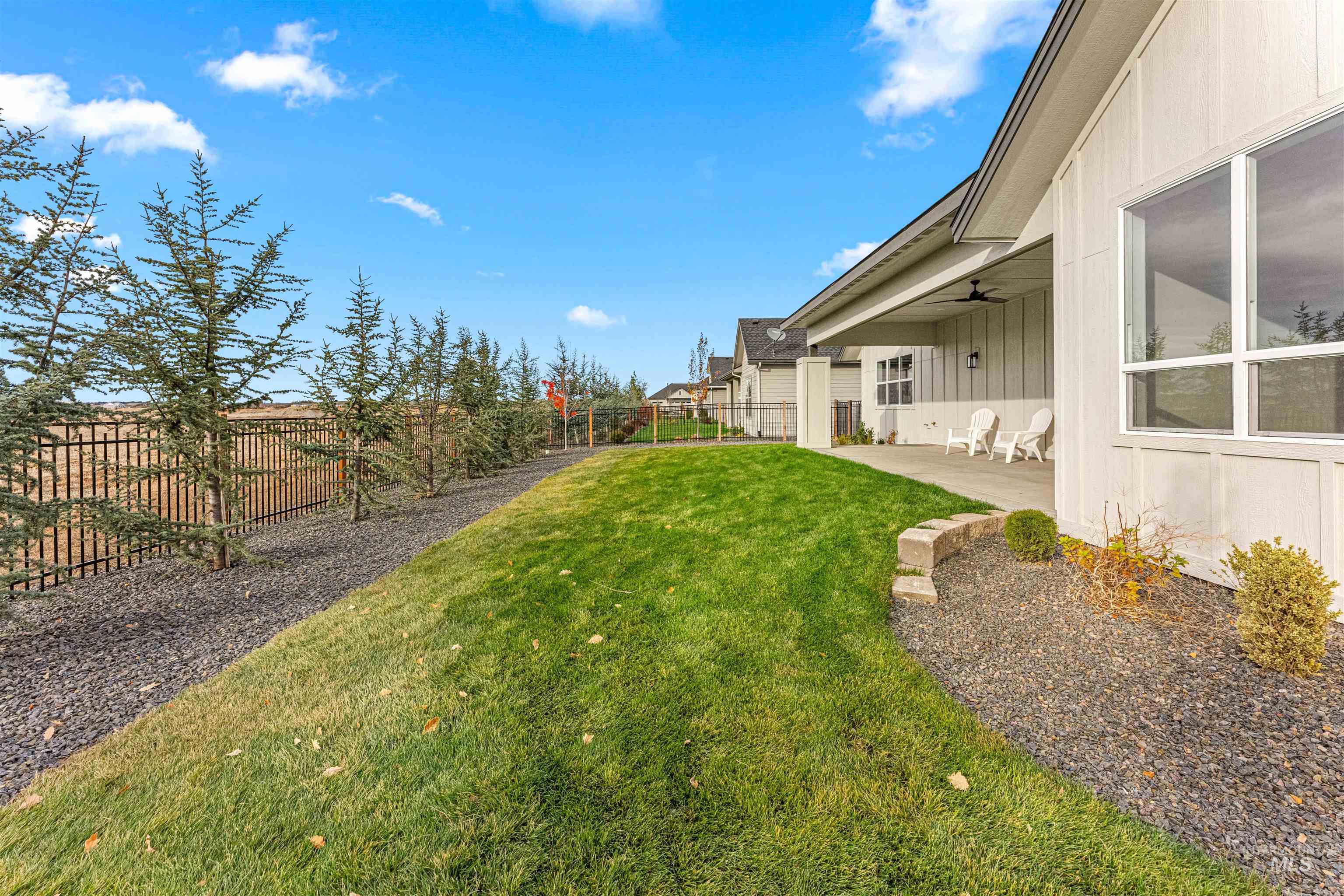 1893 N Willowick Ave Property Photo 42