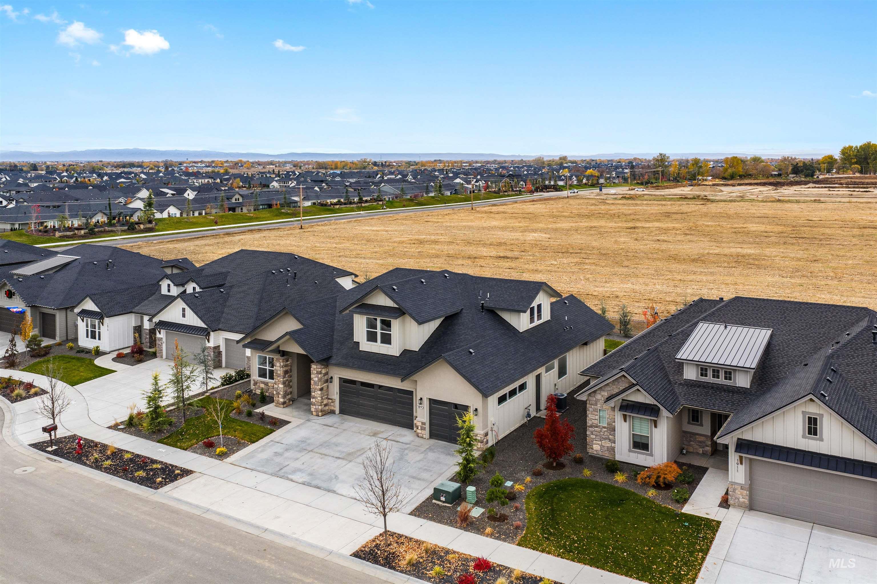 1893 N Willowick Ave Property Photo 46