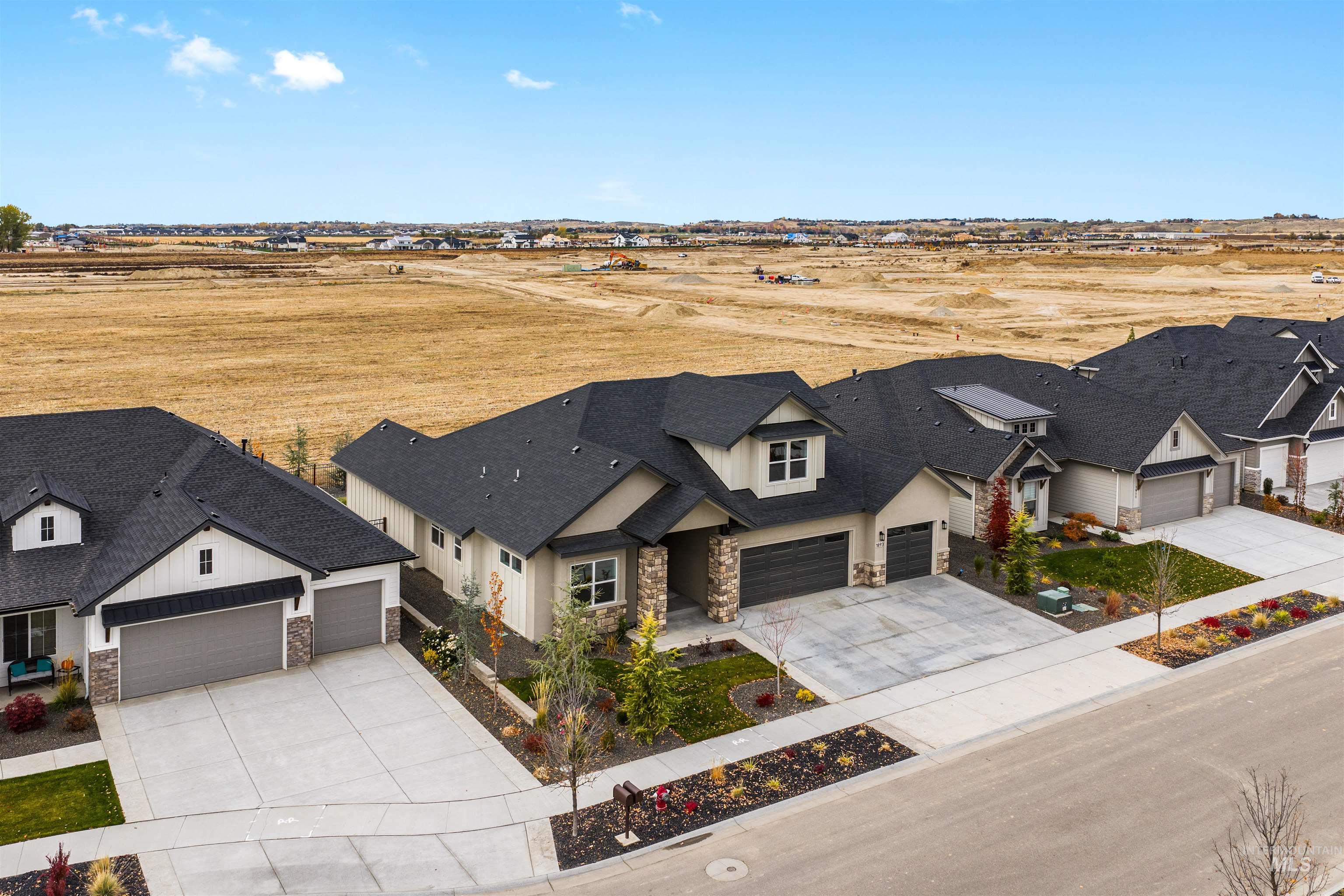 1893 N Willowick Ave Property Photo 47