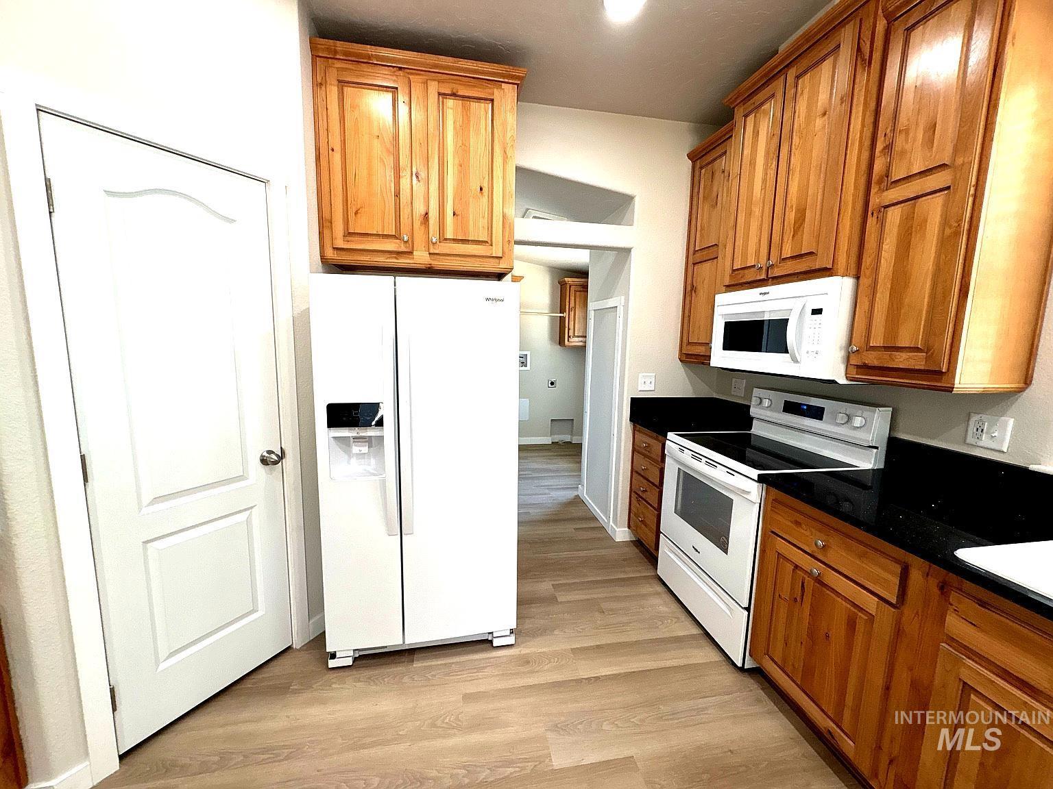 320 E Aruthur Ave Property Photo 11