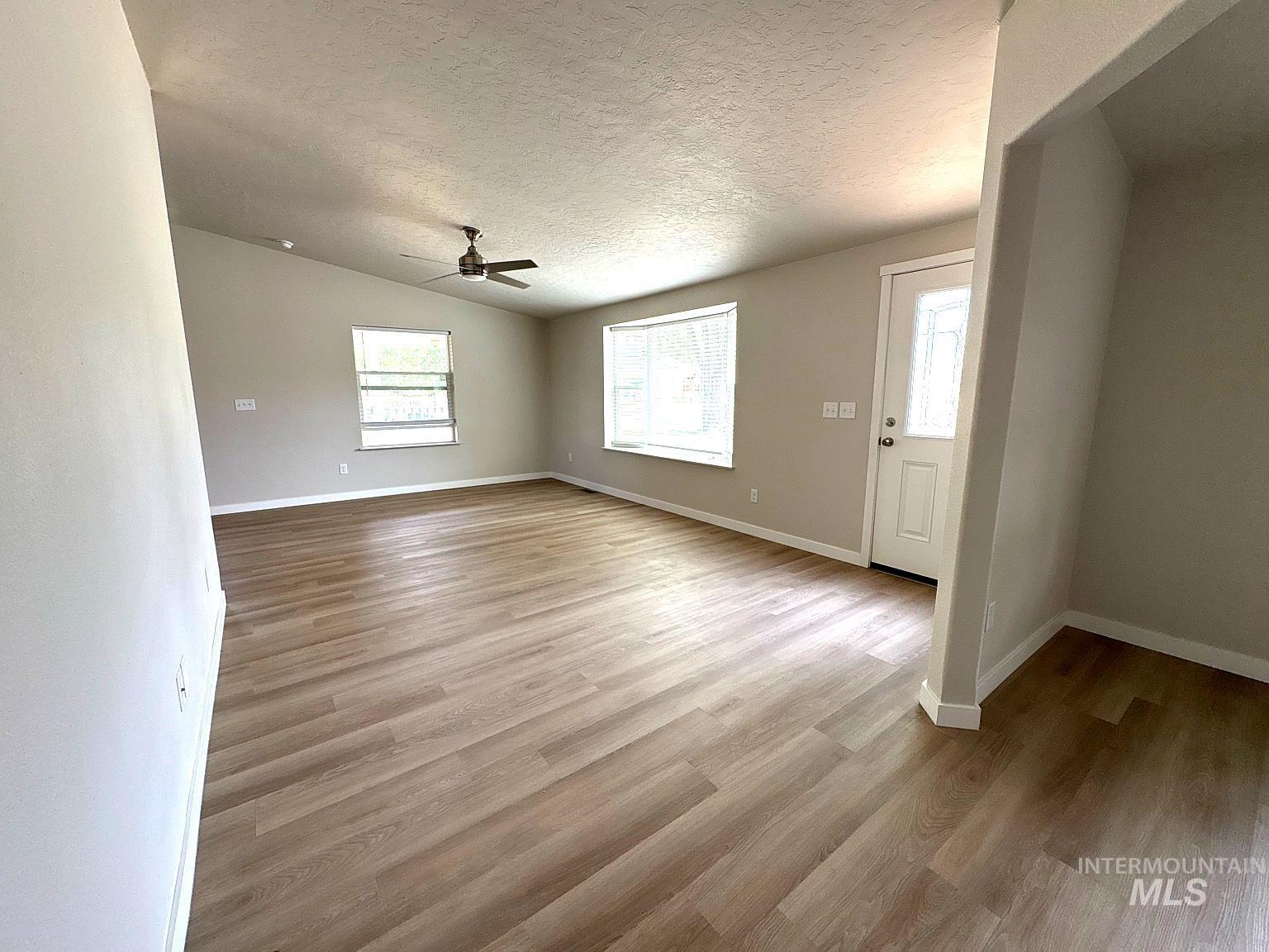 320 E Aruthur Ave Property Photo 14