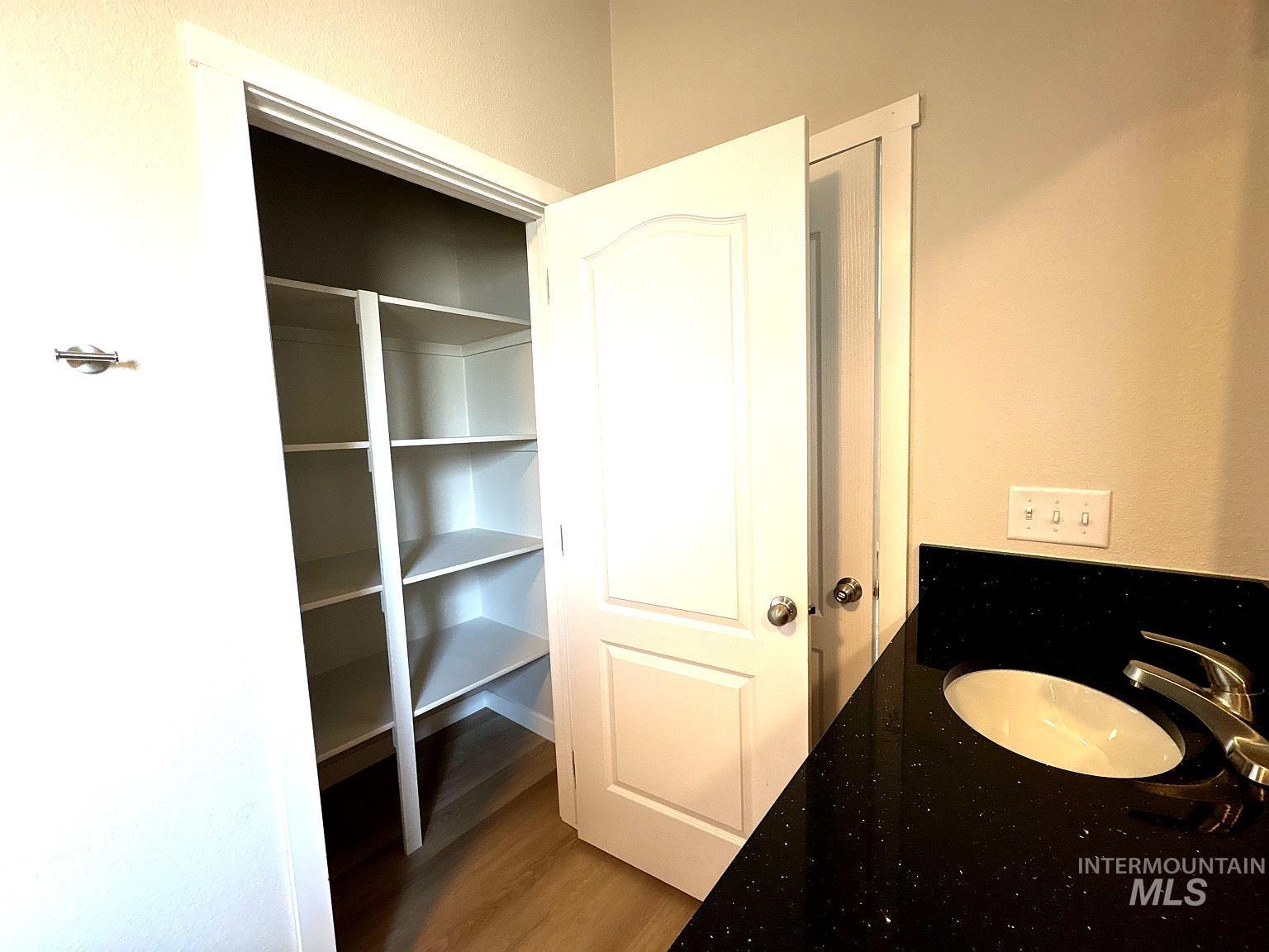 320 E Aruthur Ave Property Photo 28