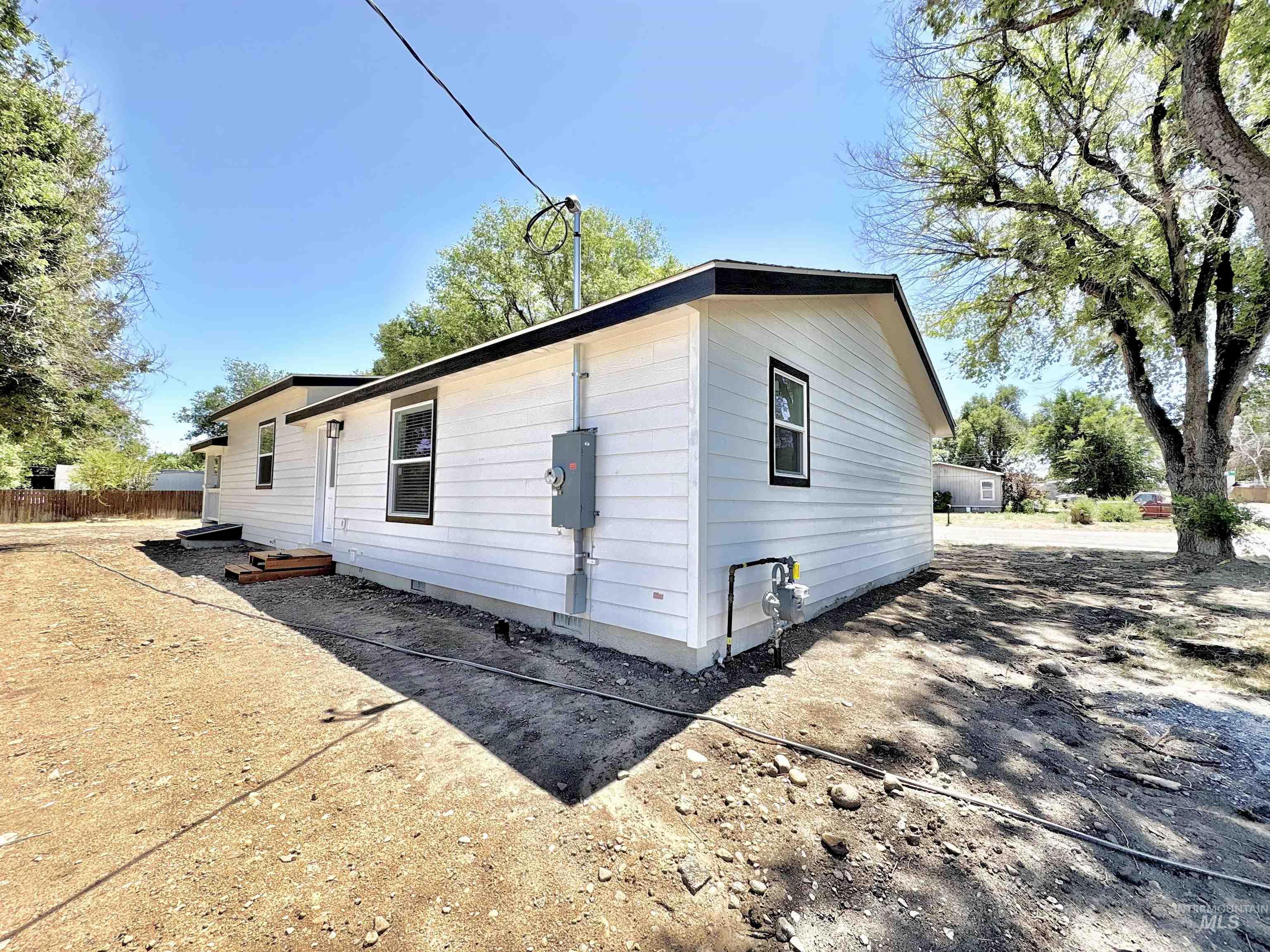 320 E Aruthur Ave Property Photo 30