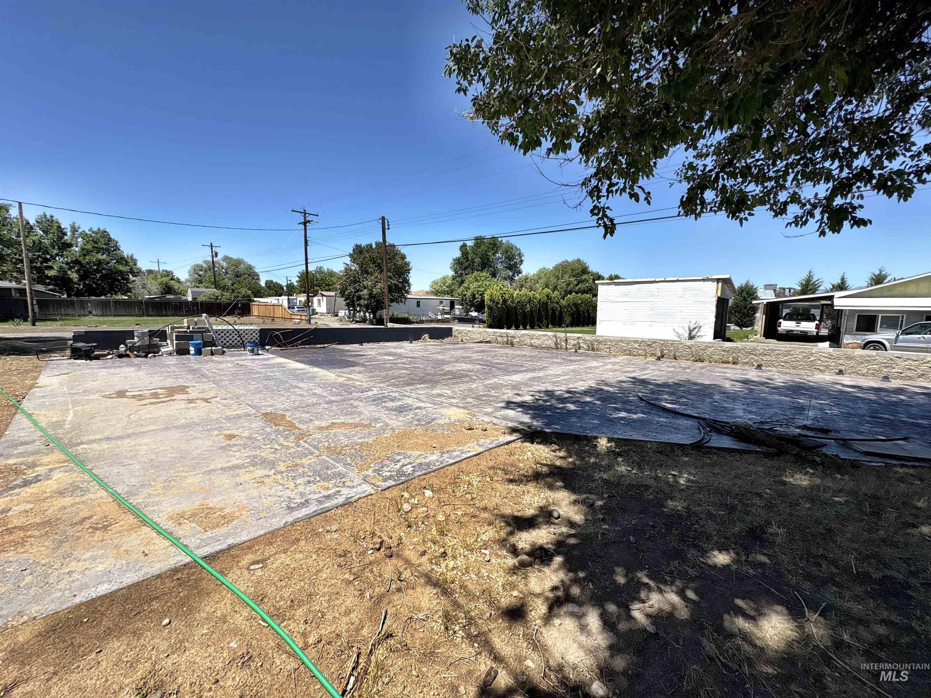 320 E Aruthur Ave Property Photo 32