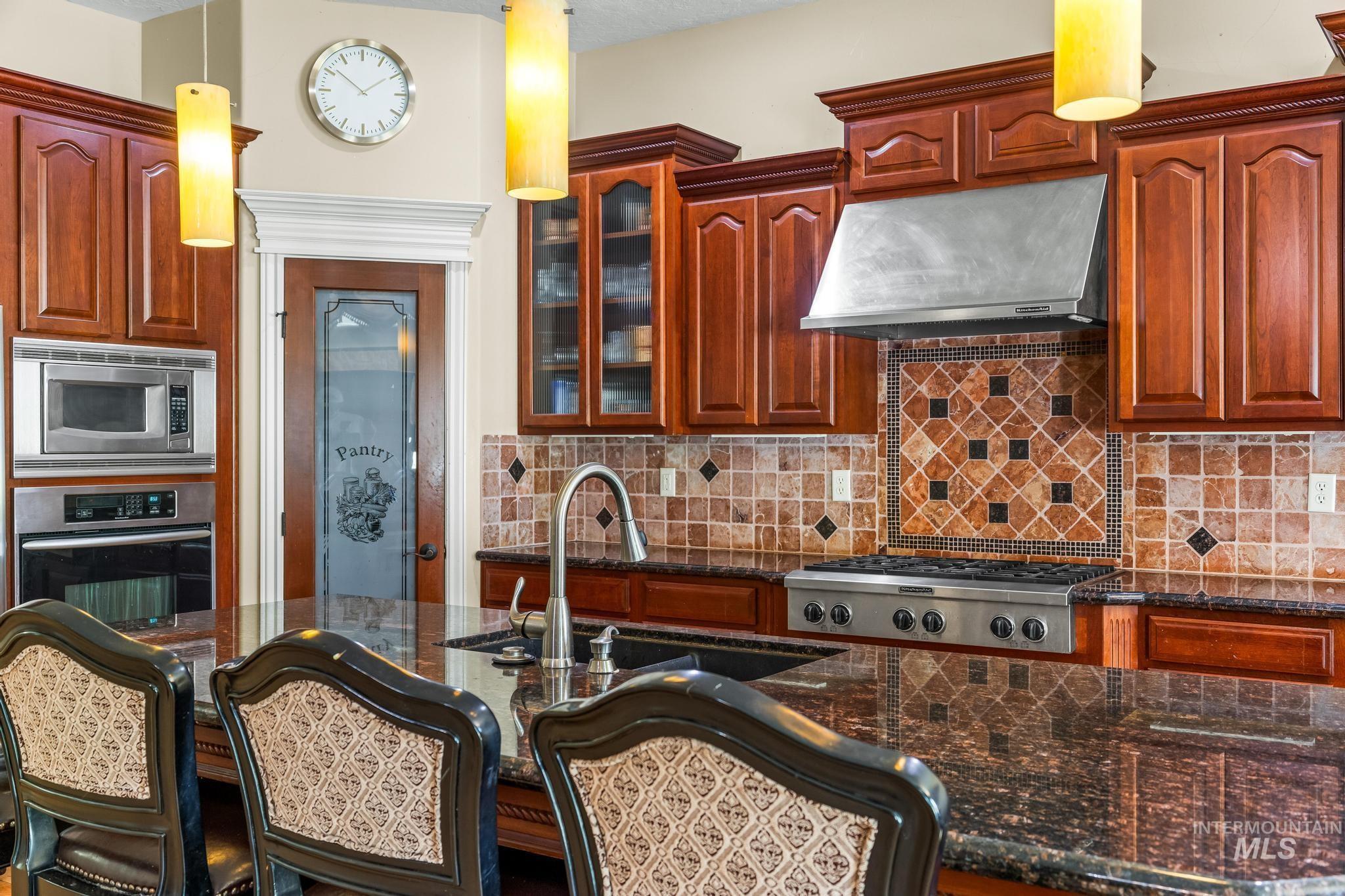 3711 S Arno Avenue Property Photo 7