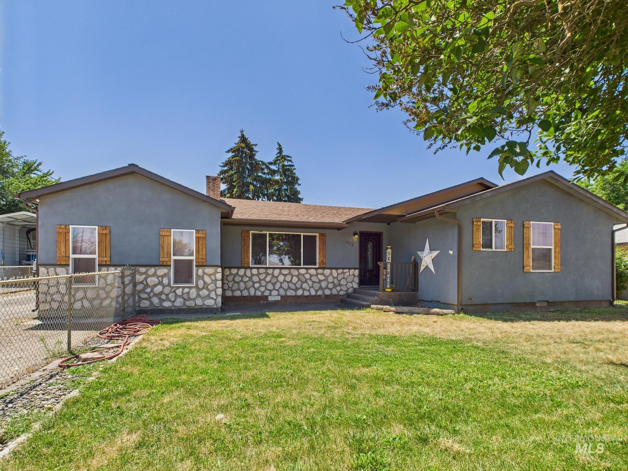 1428 Bryden Ave. Property Photo 1