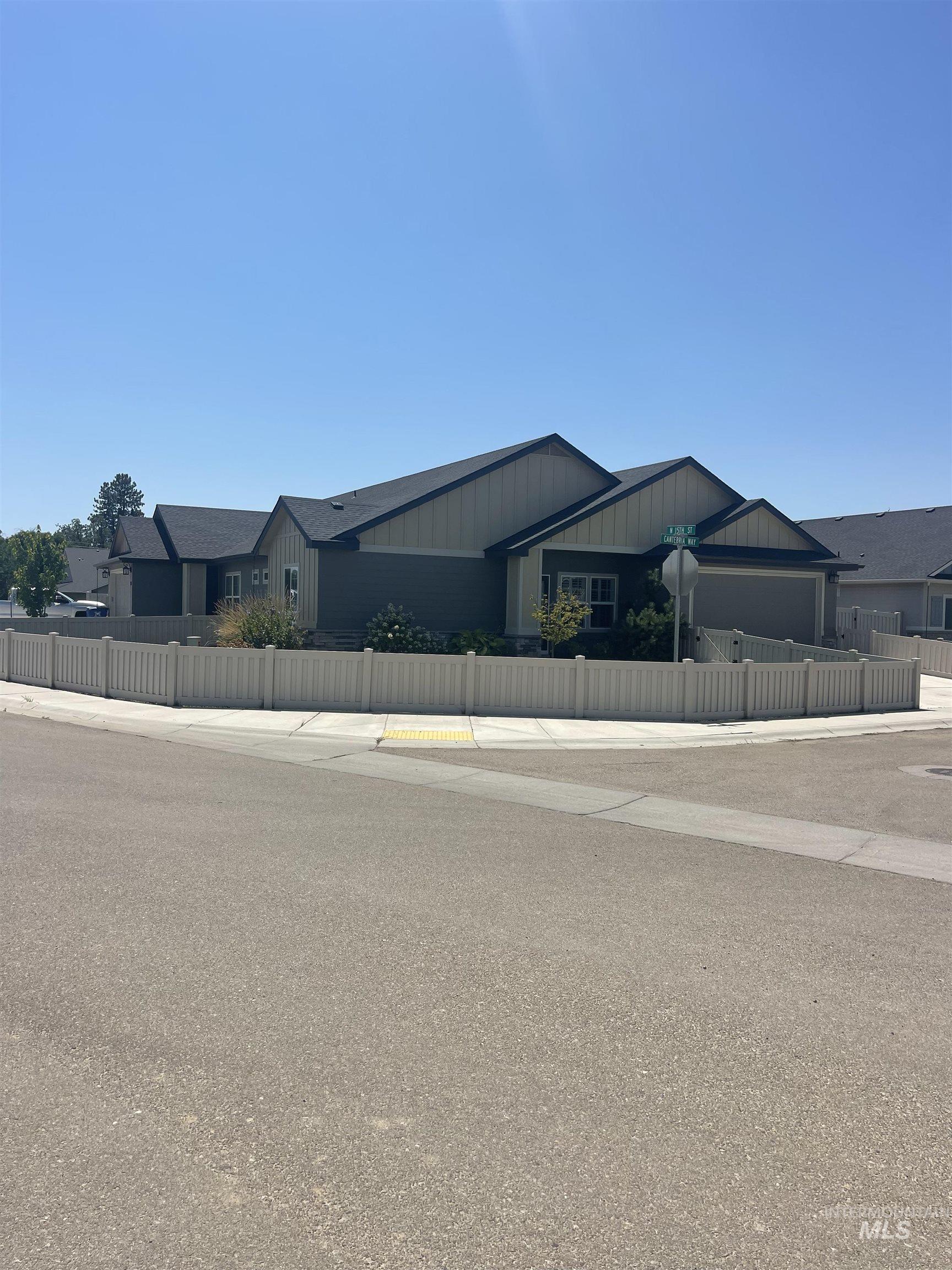 1500 Cantebria Way Property Photo 1