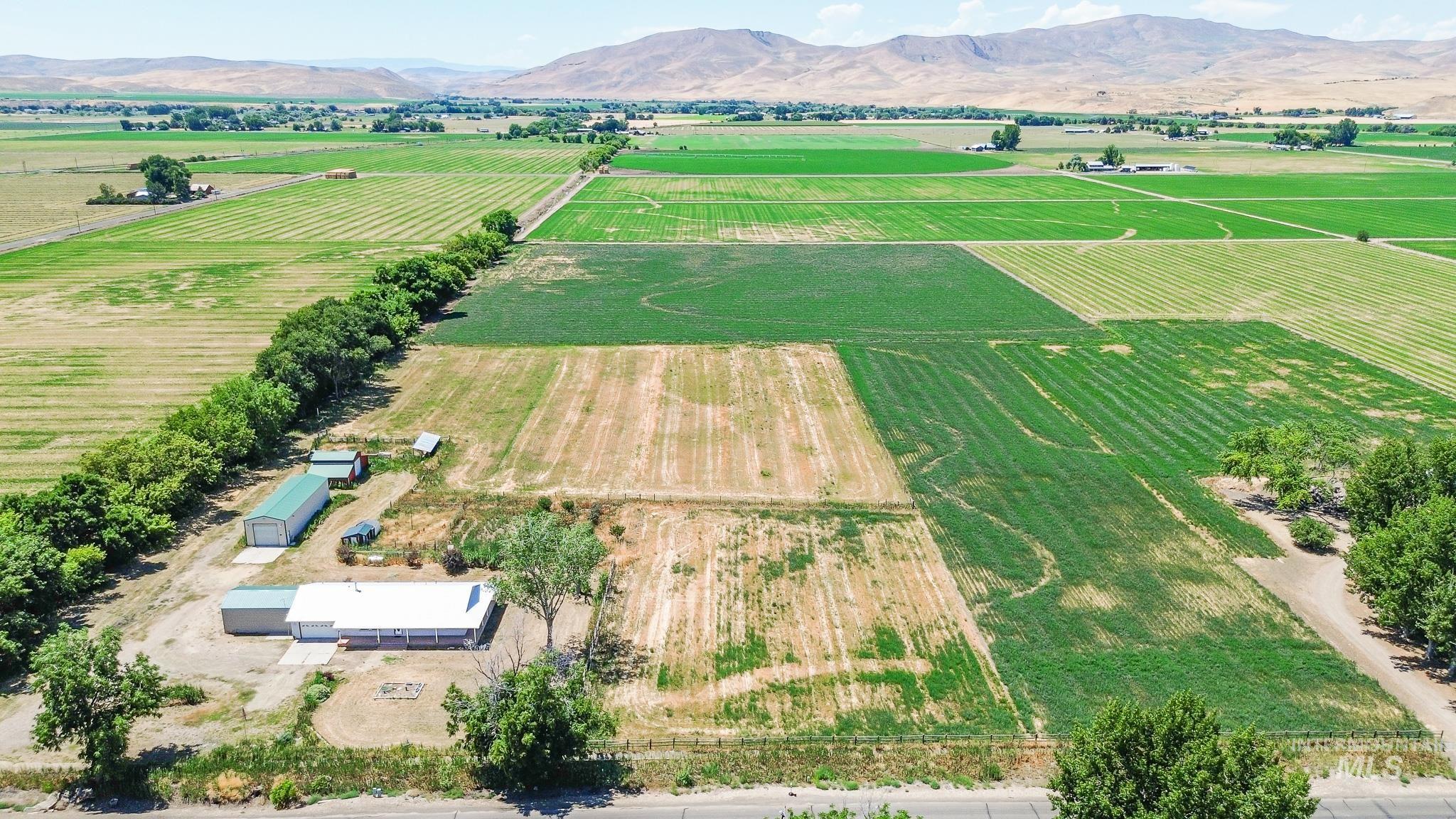 855 Jonathan Rd Property Photo 3