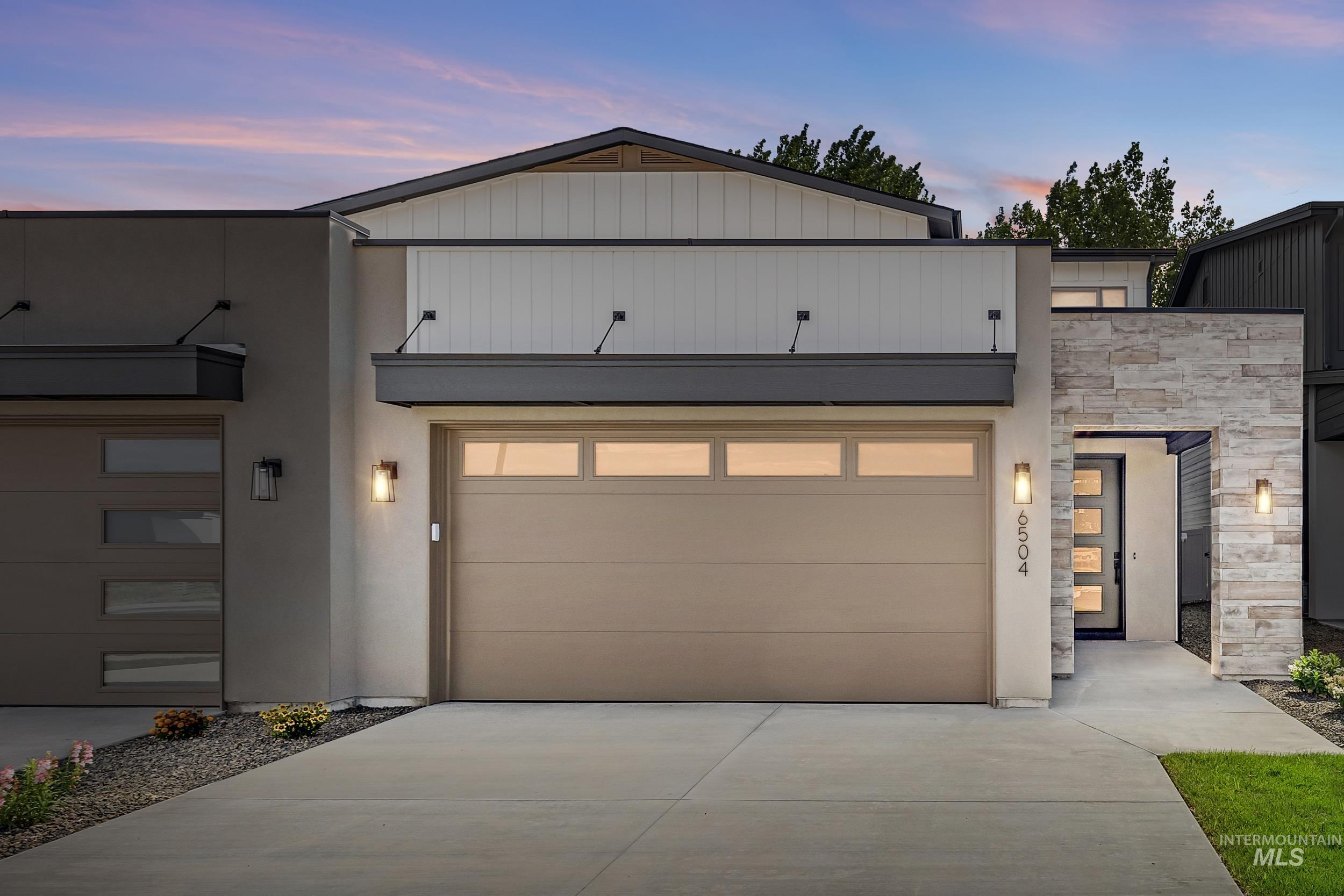 6504 S Astoria Ave Property Photo 1